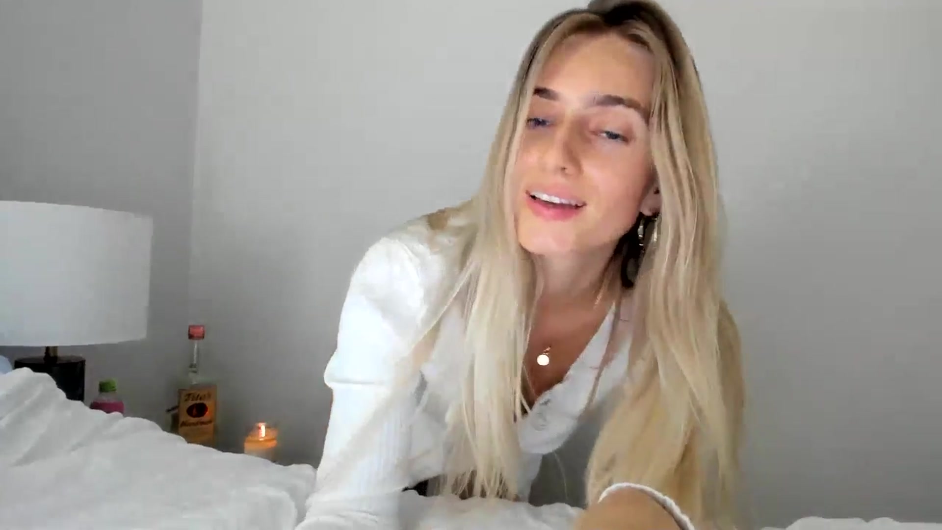 Gallery image thumbnail from Vodka_Queen's myfreecams stream on, 01/14/2025, 09:37 image 19 of 20