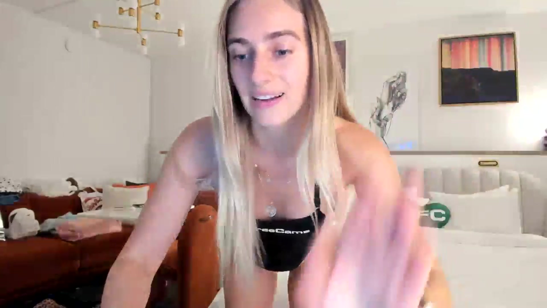 Gallery image thumbnail from Vodka_Queen's myfreecams stream on, 01/25/2025, 03:18 image 10 of 20