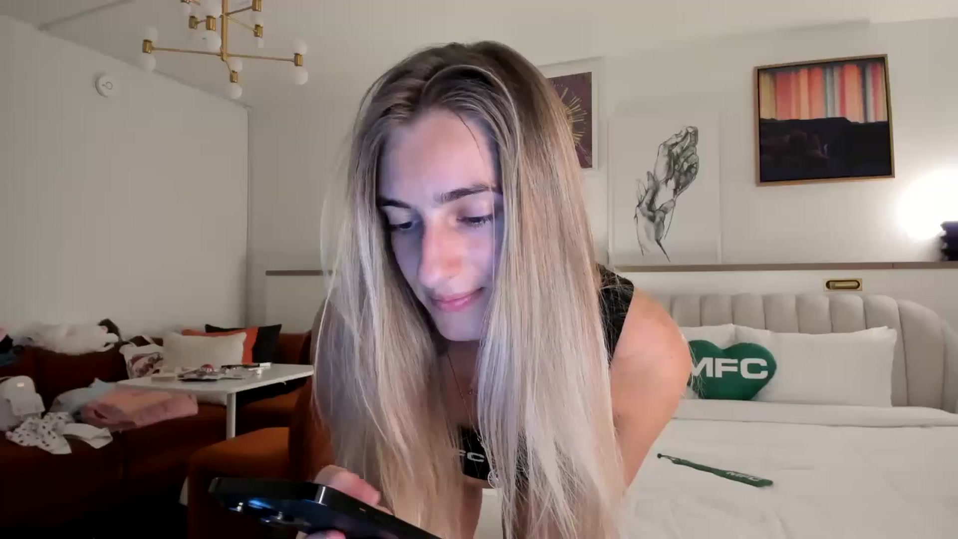 Gallery image thumbnail from Vodka_Queen's myfreecams stream on, 01/26/2025, 02:40 image 4 of 20