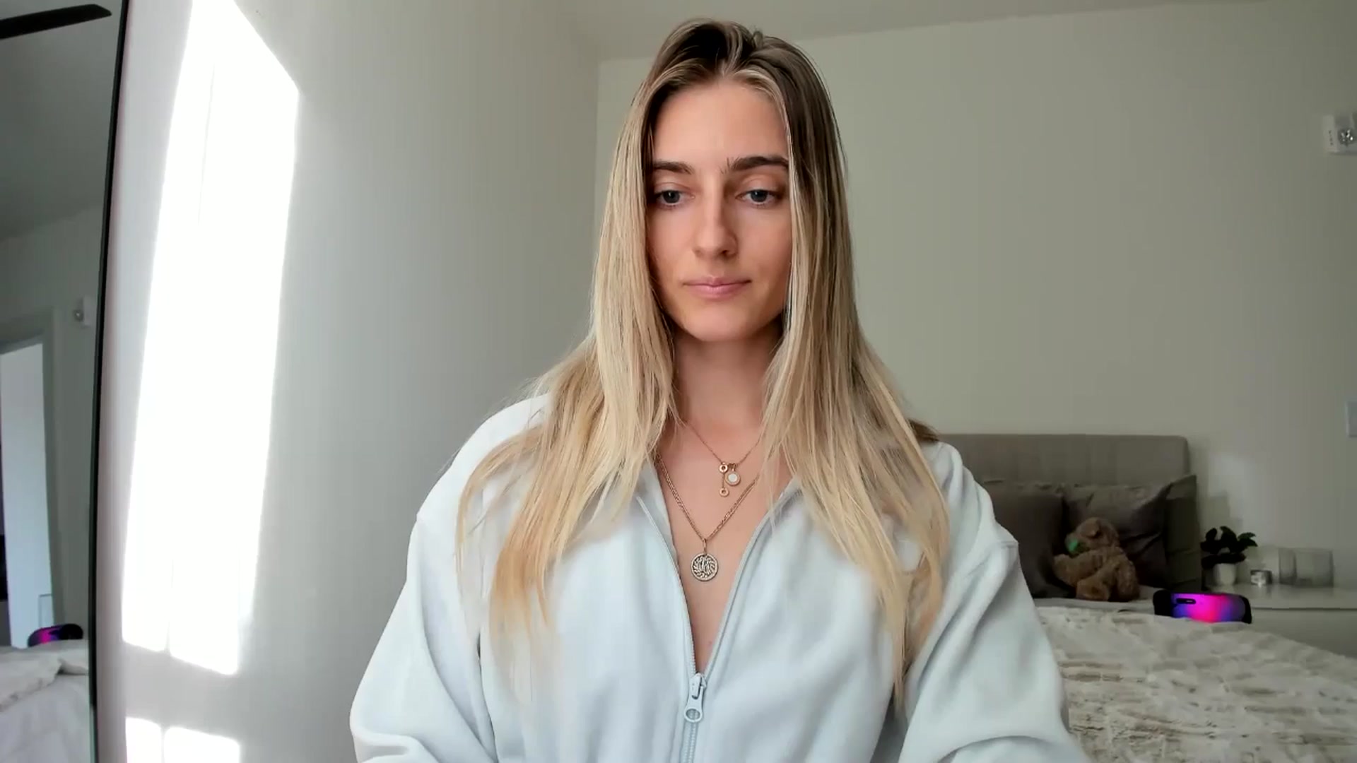 Gallery image thumbnail from Vodka_Queen's myfreecams stream on, 01/30/2025, 24:04 image 17 of 20