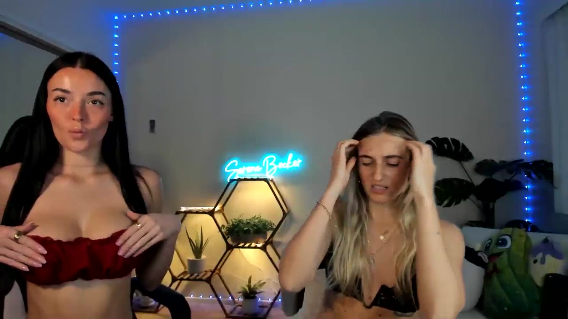 Gallery image thumbnail from Vodka_Queen's myfreecams stream on, 02/02/2025, 04:04 image 14 of 20