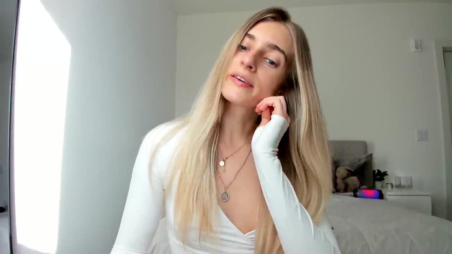 Gallery image thumbnail from Vodka_Queen's myfreecams stream on, 02/02/2025, 23:31 image 4 of 20