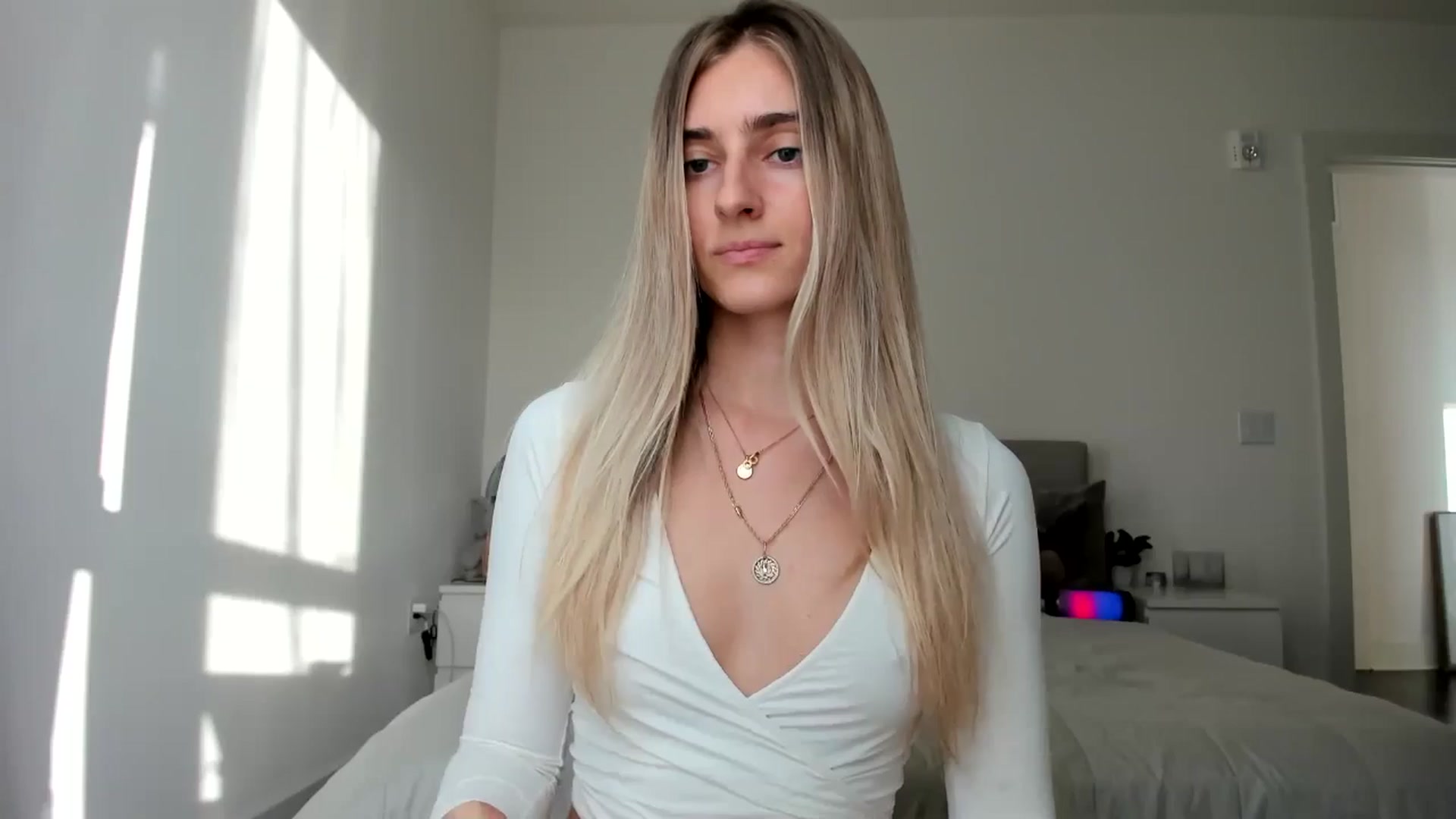 Gallery image thumbnail from Vodka_Queen's myfreecams stream on, 02/03/2025, 24:40 image 18 of 20