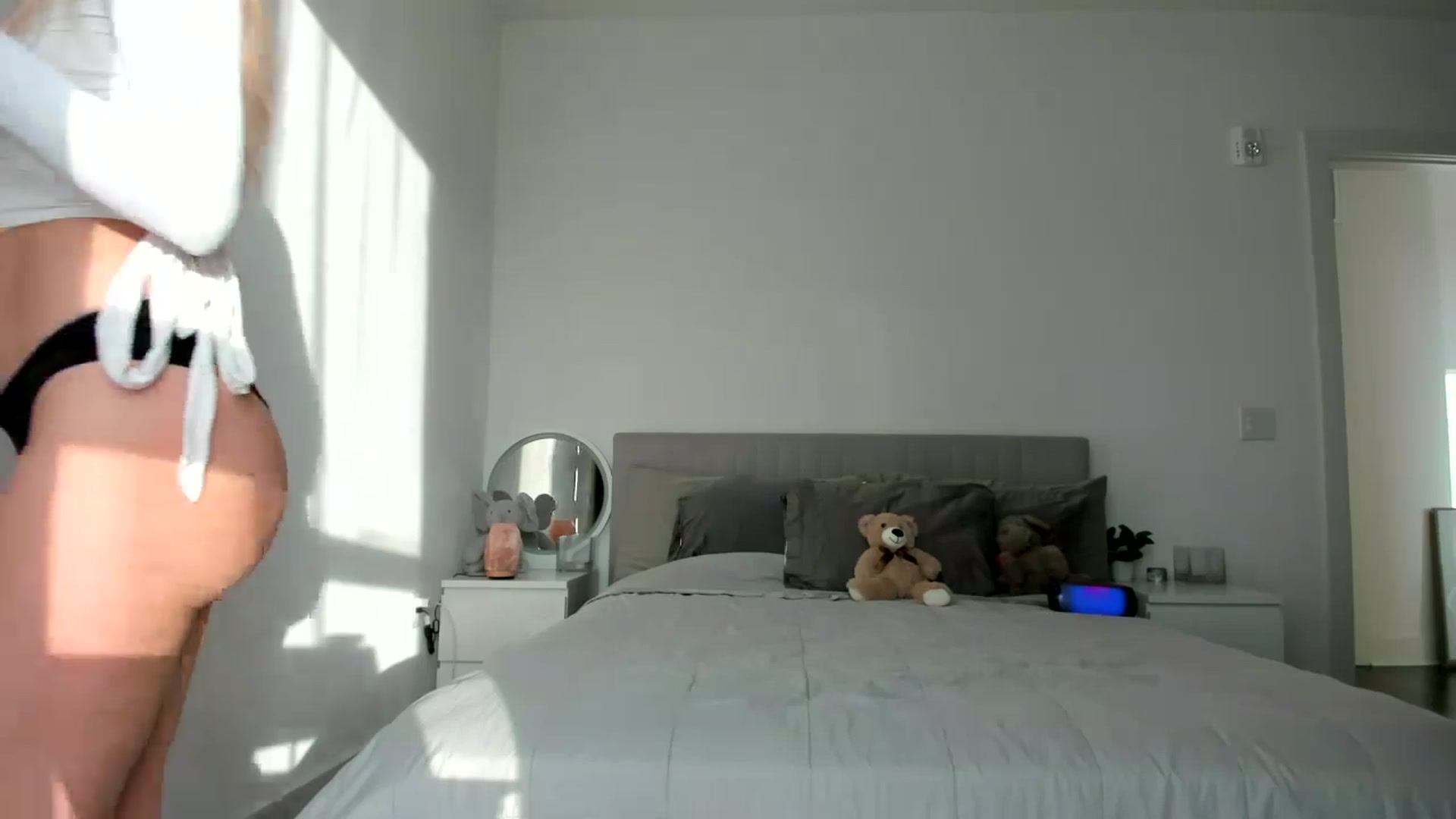 Gallery image thumbnail from Vodka_Queen's myfreecams stream on, 02/03/2025, 24:40 image 20 of 20