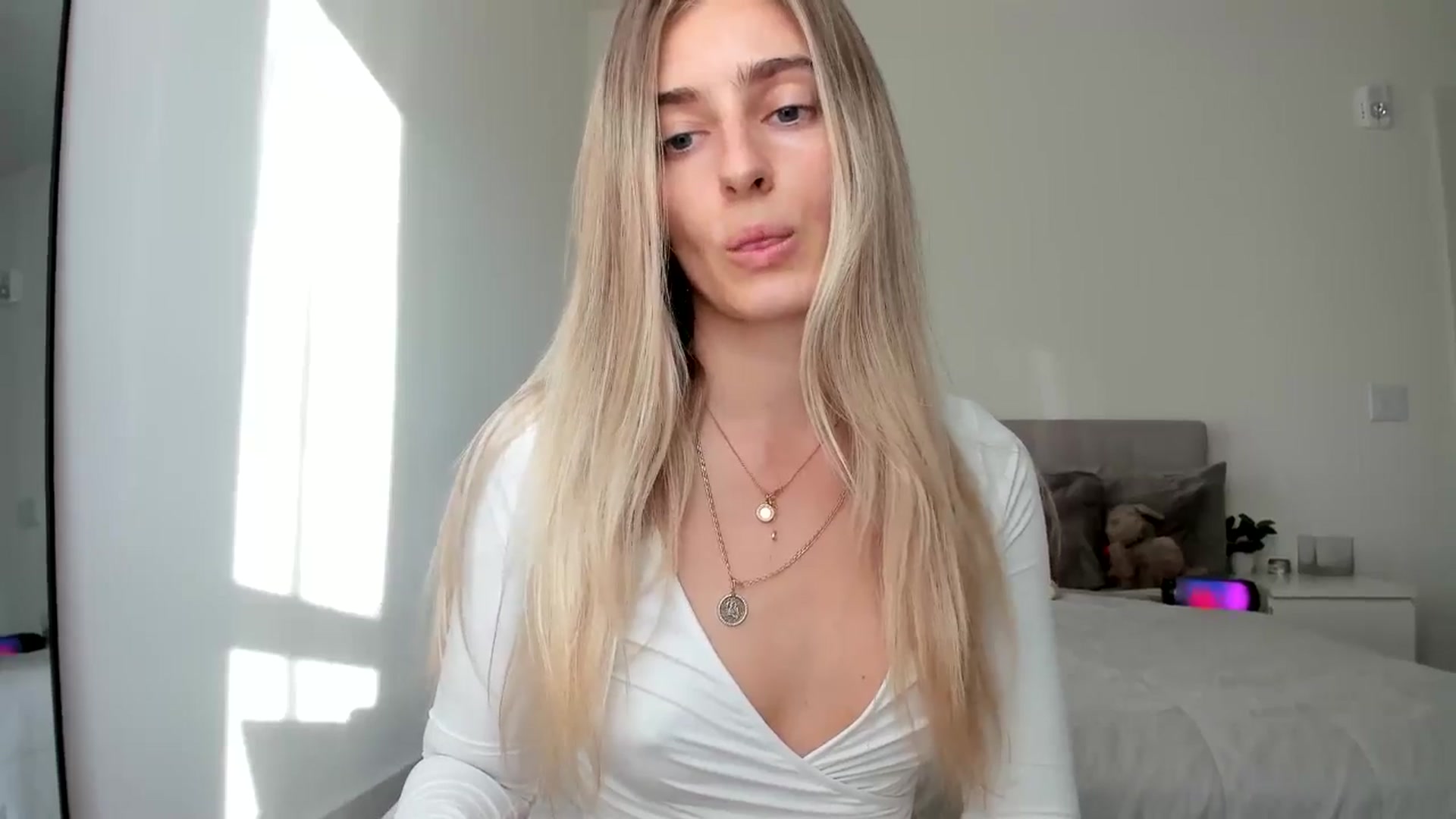 Gallery image thumbnail from Vodka_Queen's myfreecams stream on, 02/03/2025, 24:40 image 11 of 20