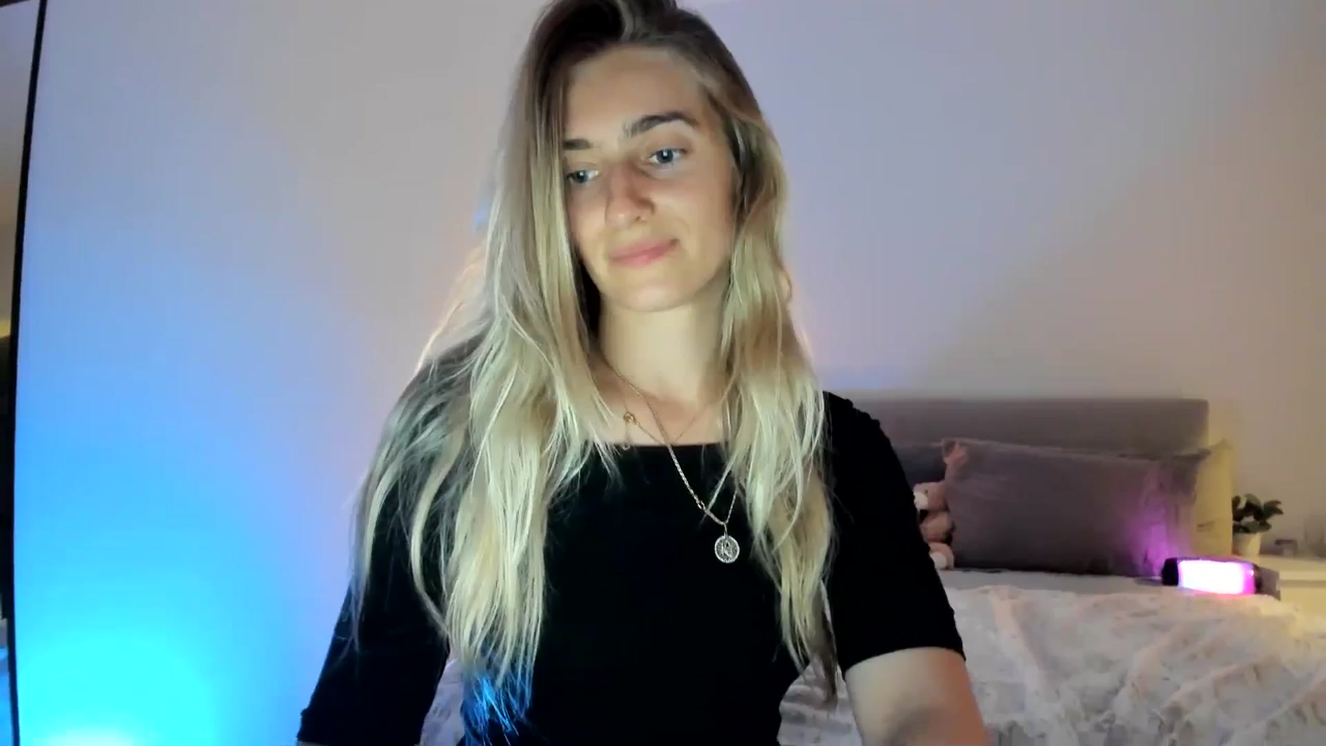 Gallery image thumbnail from Vodka_Queen's myfreecams stream on, 02/04/2025, 08:53 image 17 of 20