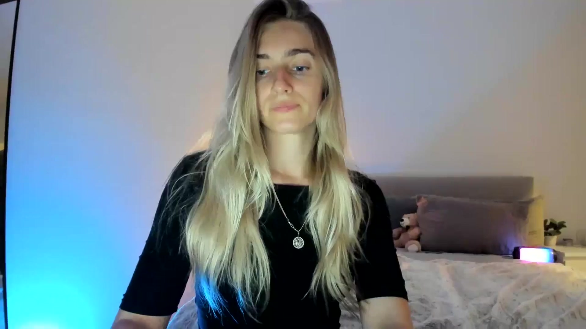 Gallery image thumbnail from Vodka_Queen's myfreecams stream on, 02/04/2025, 08:53 image 18 of 20