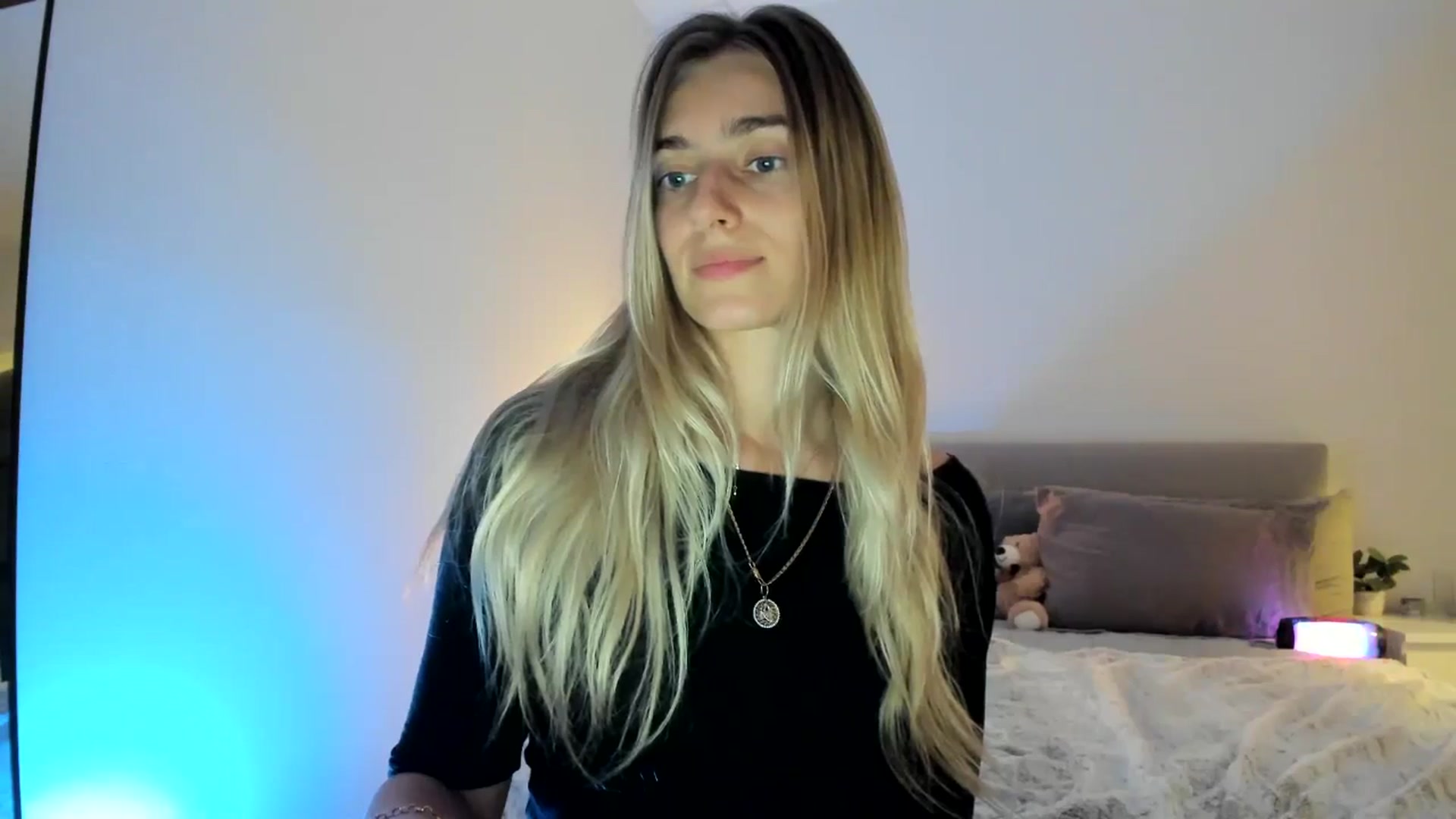 Gallery image thumbnail from Vodka_Queen's myfreecams stream on, 02/04/2025, 08:53 image 14 of 20