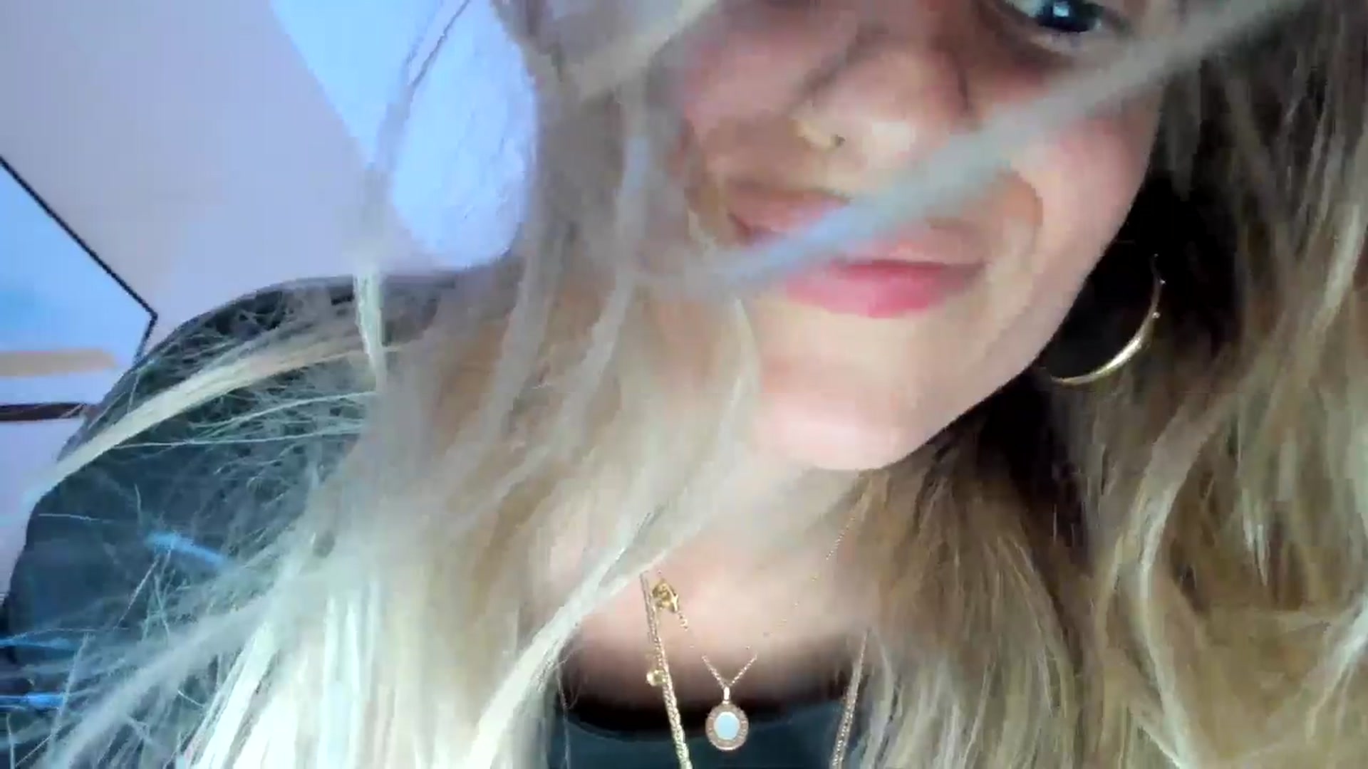 Gallery image thumbnail from Vodka_Queen's myfreecams stream on, 02/04/2025, 08:53 image 9 of 20