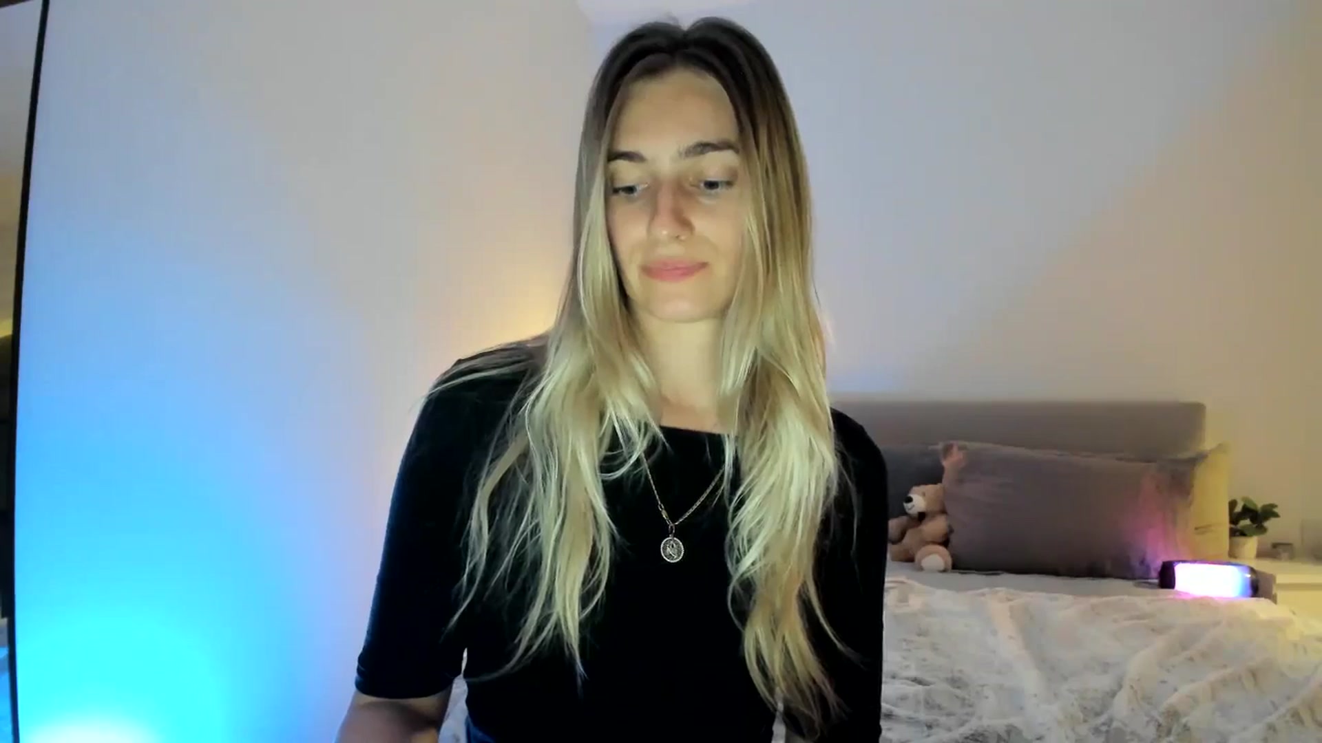 Gallery image thumbnail from Vodka_Queen's myfreecams stream on, 02/04/2025, 08:53 image 15 of 20