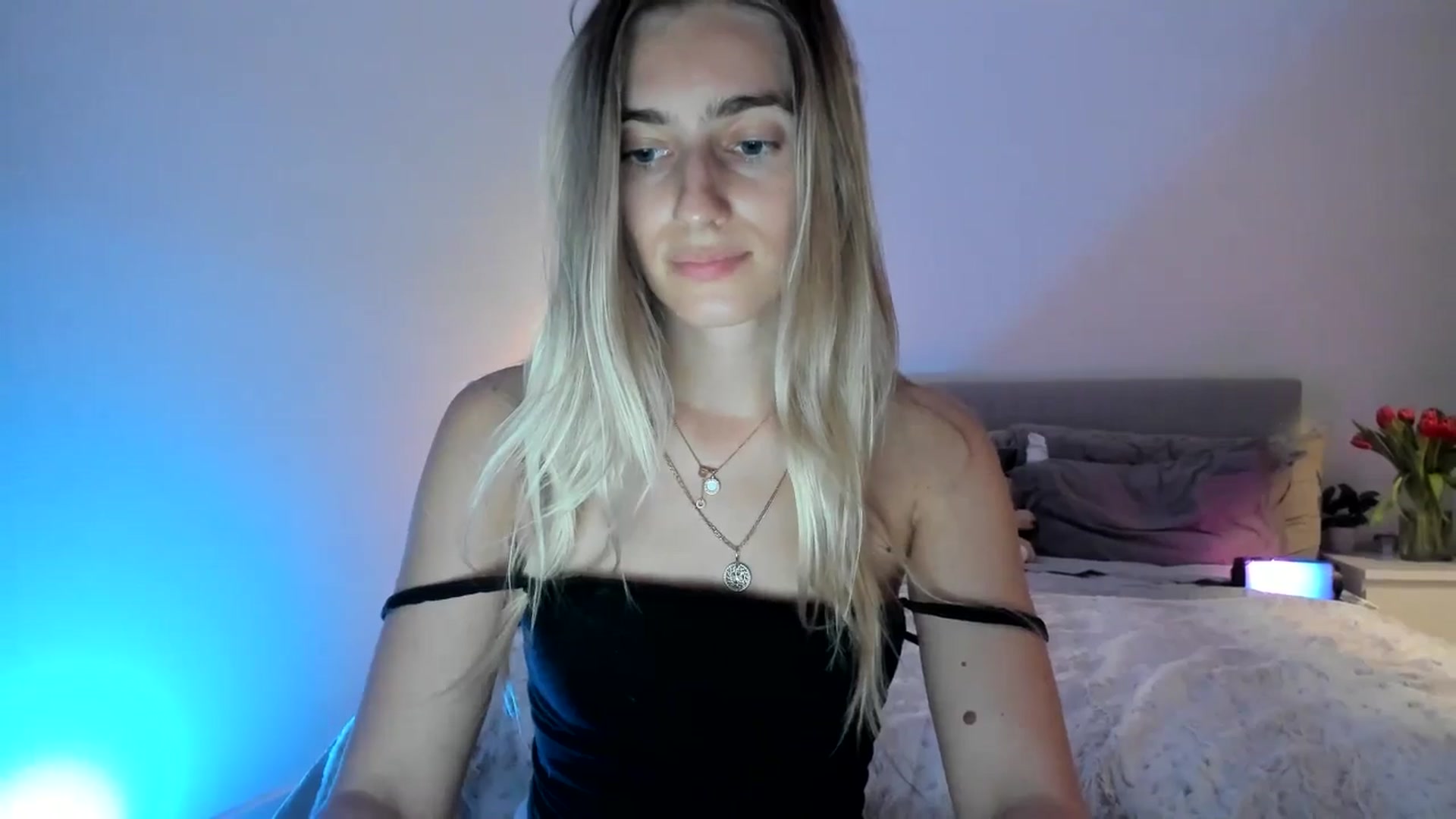 Gallery image thumbnail from Vodka_Queen's myfreecams stream on, 02/05/2025, 07:49 image 14 of 20