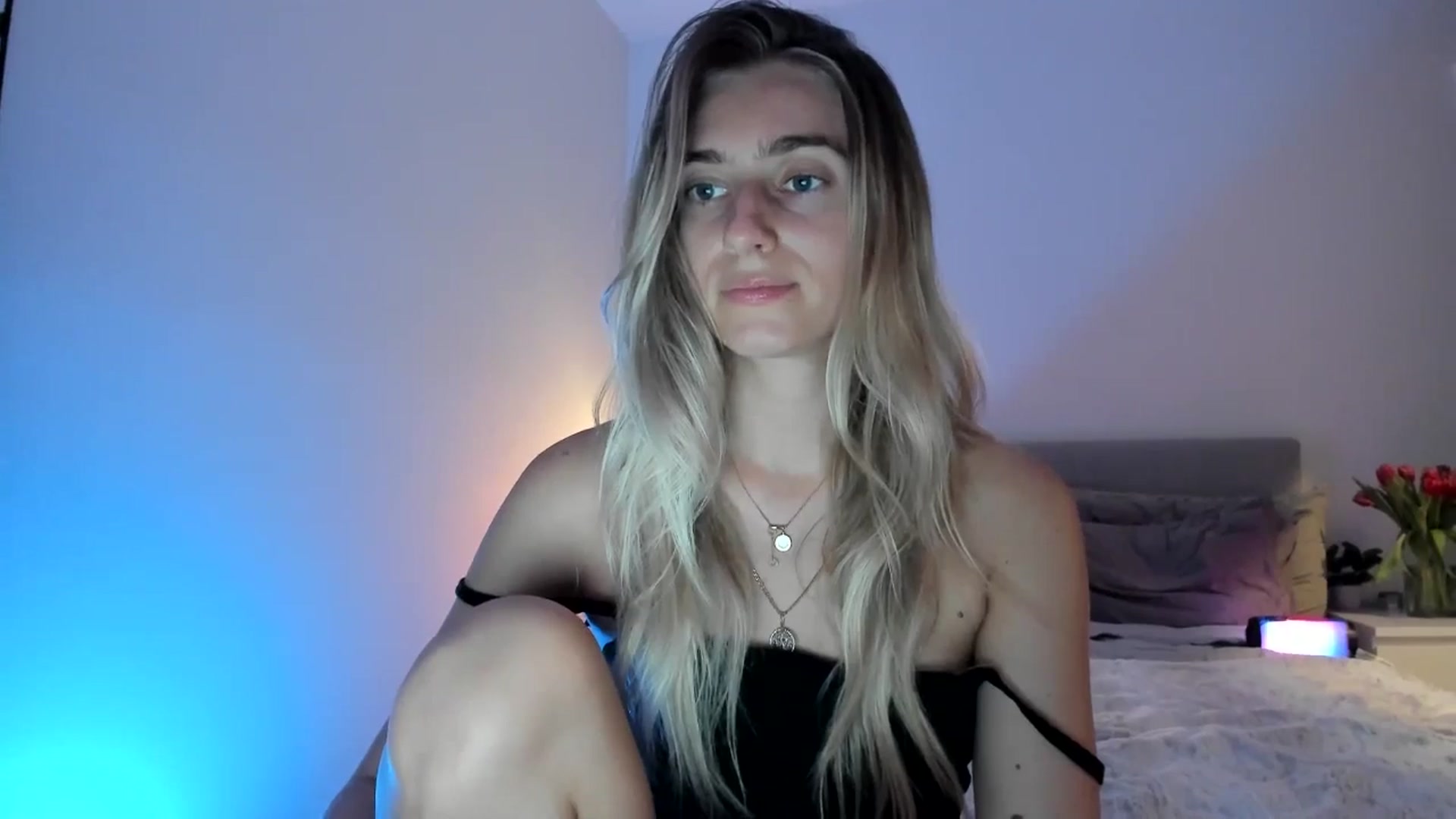 Gallery image thumbnail from Vodka_Queen's myfreecams stream on, 02/05/2025, 07:49 image 9 of 20
