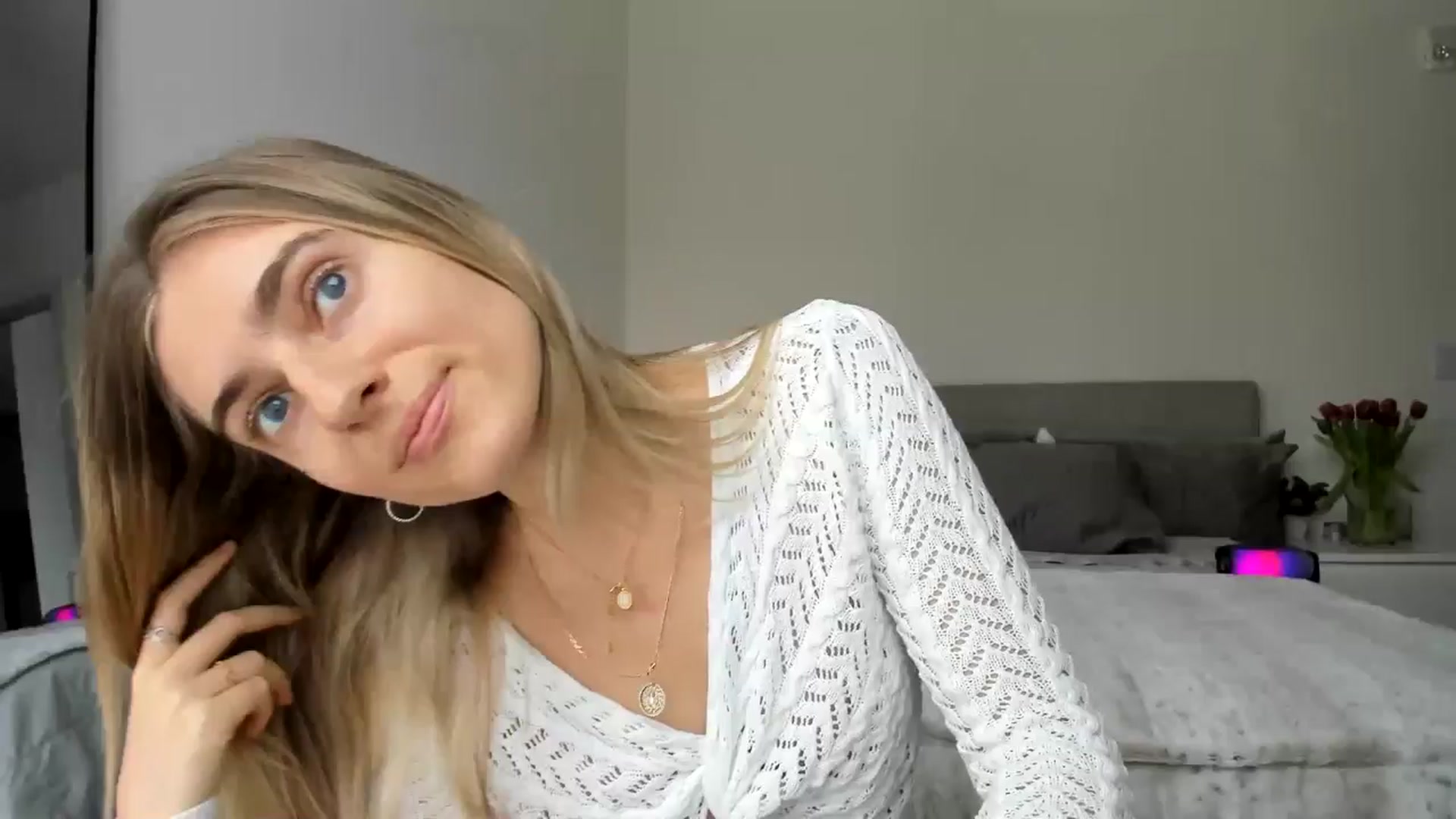 Gallery image thumbnail from Vodka_Queen's myfreecams stream on, 02/06/2025, 23:14 image 14 of 20