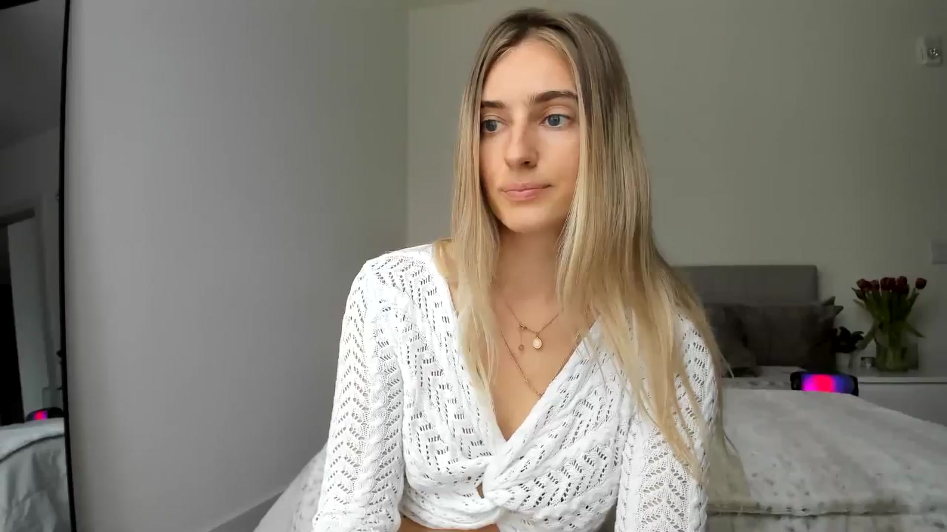 Gallery image thumbnail from Vodka_Queen's myfreecams stream on, 02/06/2025, 23:14 image 16 of 20