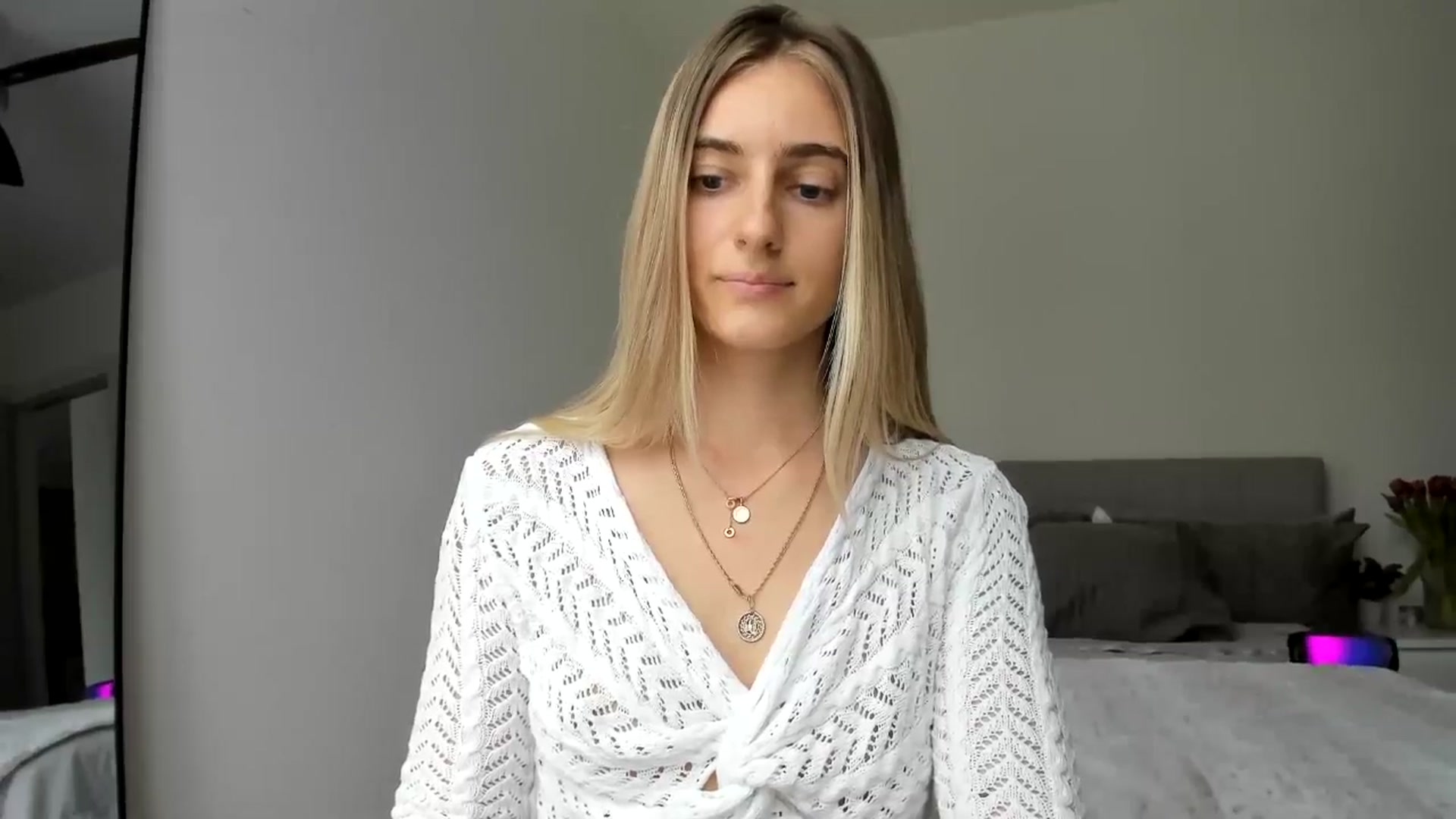 Gallery image thumbnail from Vodka_Queen's myfreecams stream on, 02/06/2025, 23:14 image 17 of 20