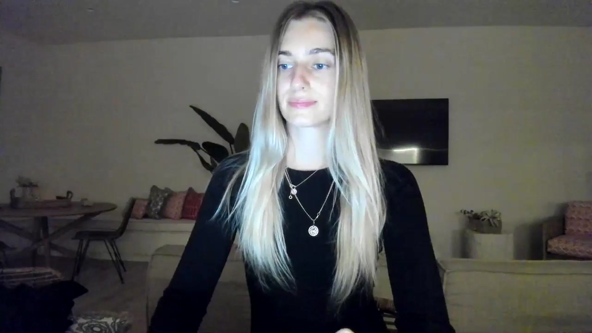 Gallery image thumbnail from Vodka_Queen's myfreecams stream on, 02/09/2025, 08:43 image 18 of 20
