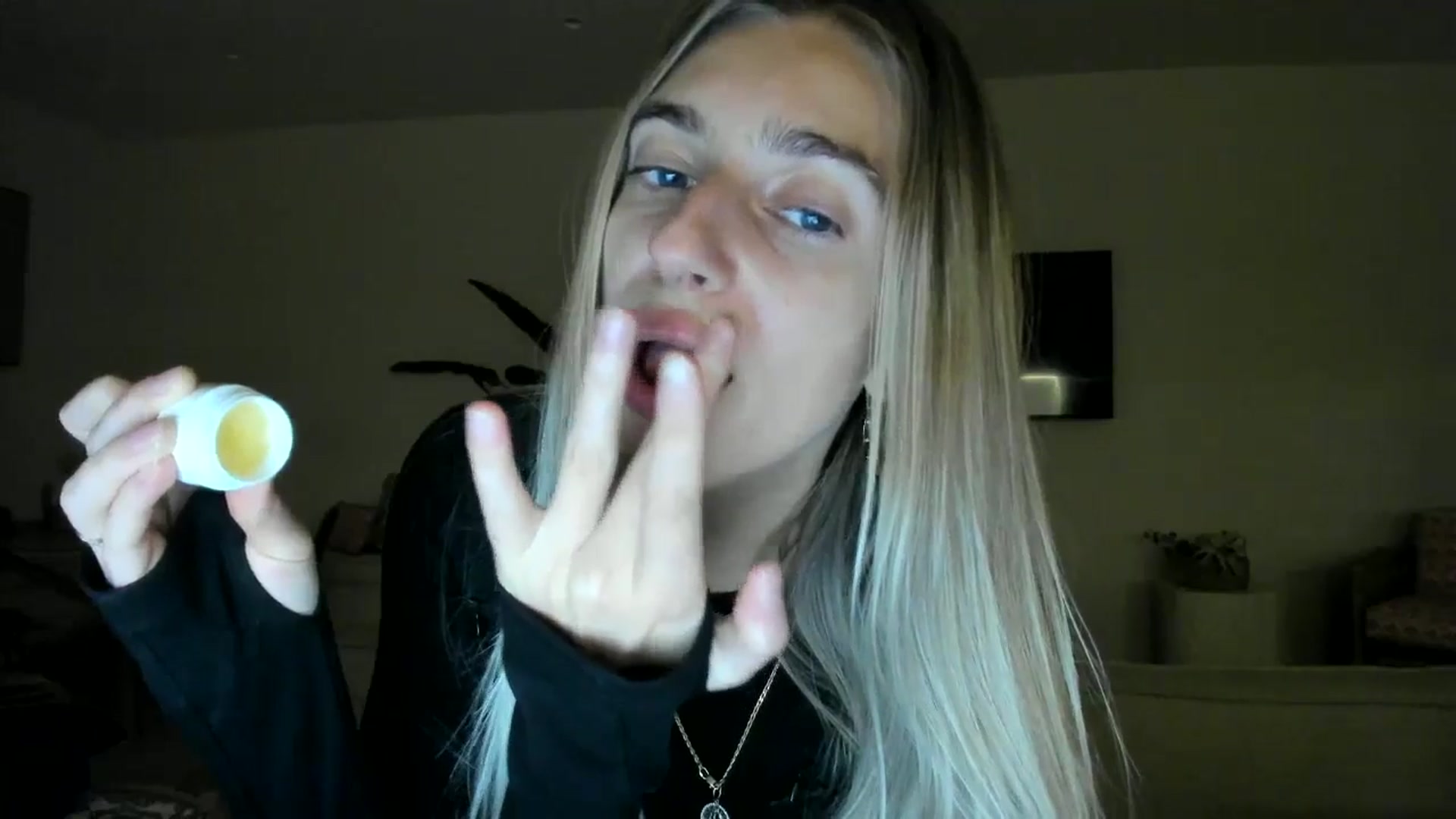 Gallery image thumbnail from Vodka_Queen's myfreecams stream on, 02/09/2025, 12:31 image 19 of 20