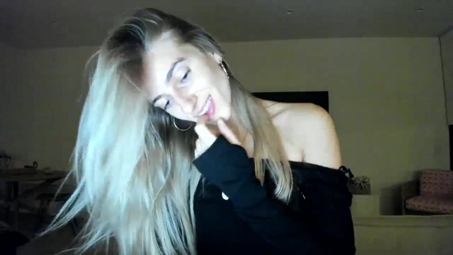 Gallery image thumbnail from Vodka_Queen's myfreecams stream on, 02/09/2025, 12:31 image 16 of 20