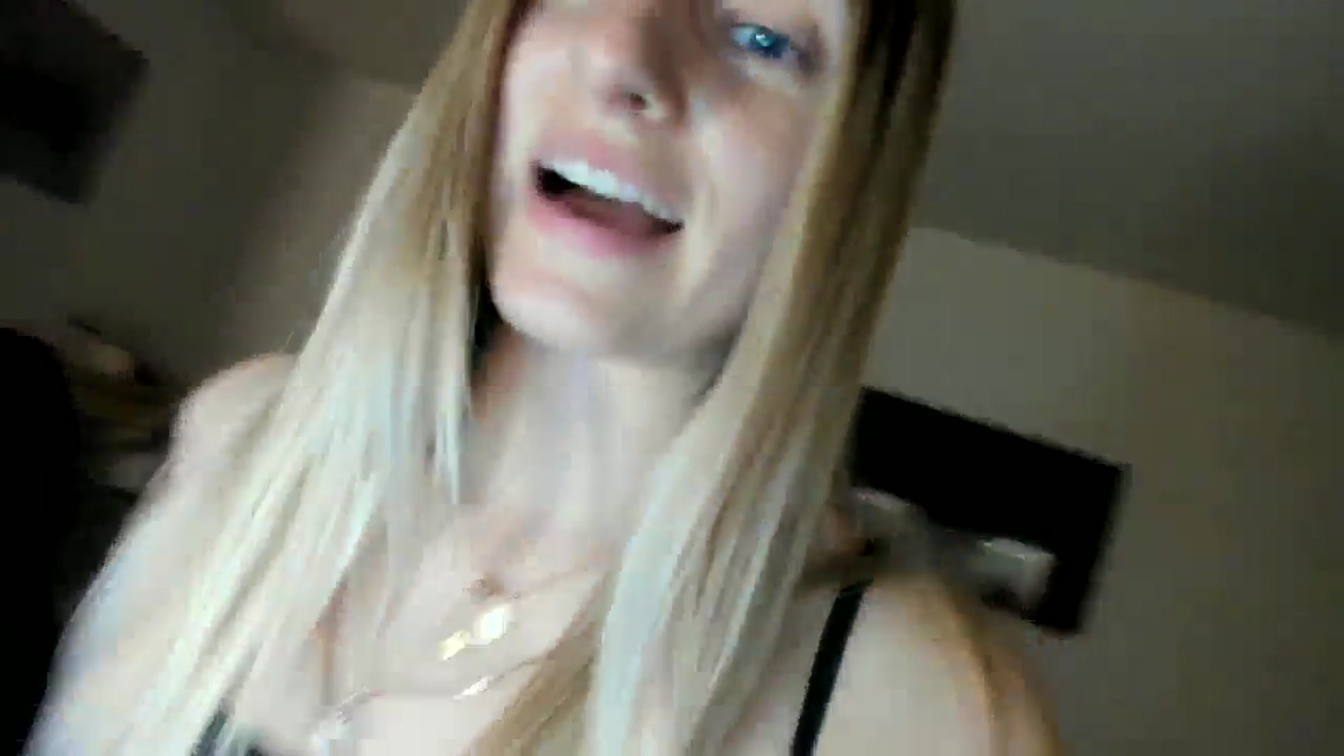 Gallery image thumbnail from Vodka_Queen's myfreecams stream on, 02/10/2025, 10:27 image 9 of 20