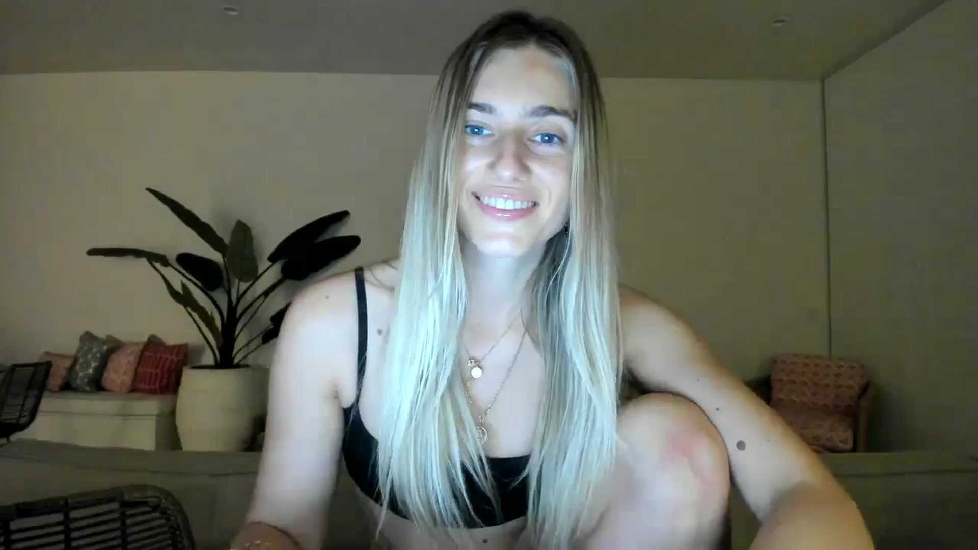 Gallery image thumbnail from Vodka_Queen's myfreecams stream on, 02/10/2025, 12:58 image 3 of 20