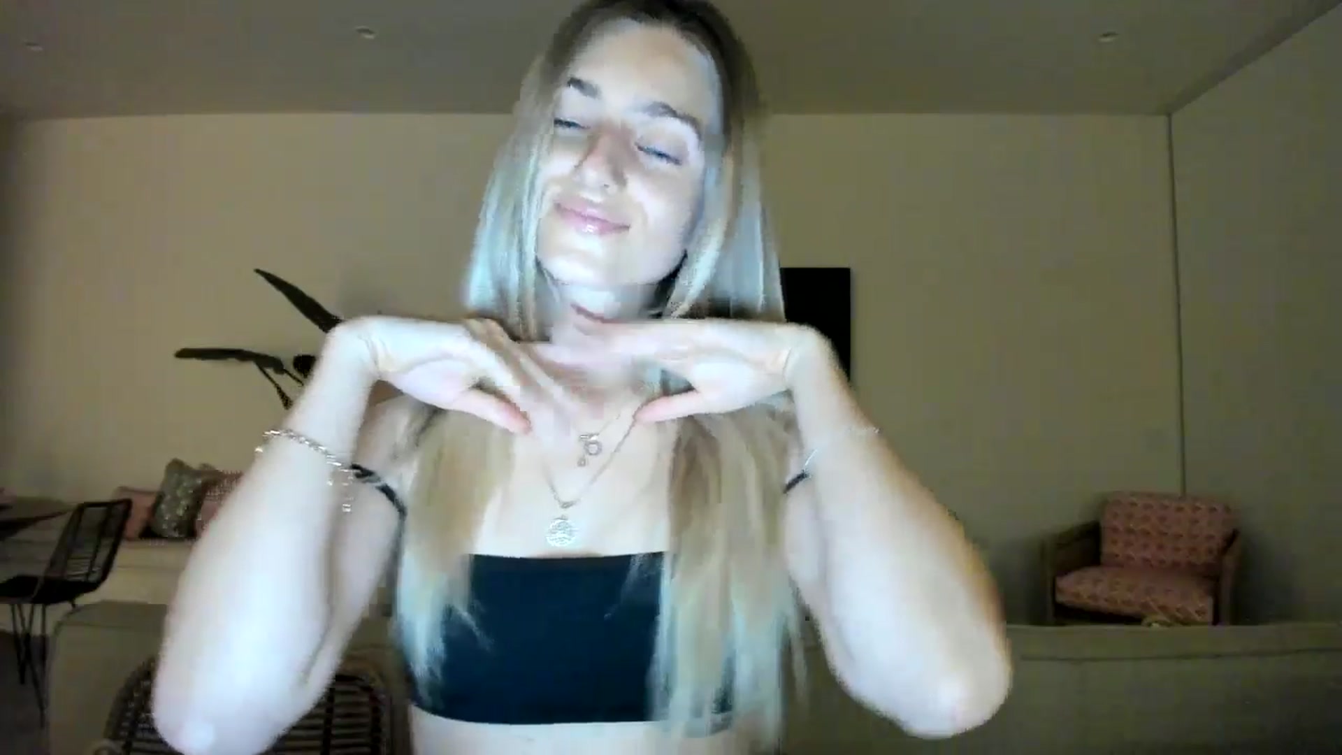 Gallery image thumbnail from Vodka_Queen's myfreecams stream on, 02/10/2025, 12:58 image 15 of 20