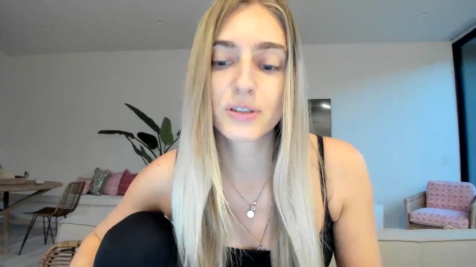 Gallery image thumbnail from Vodka_Queen's myfreecams stream on, 02/11/2025, 01:32 image 13 of 20