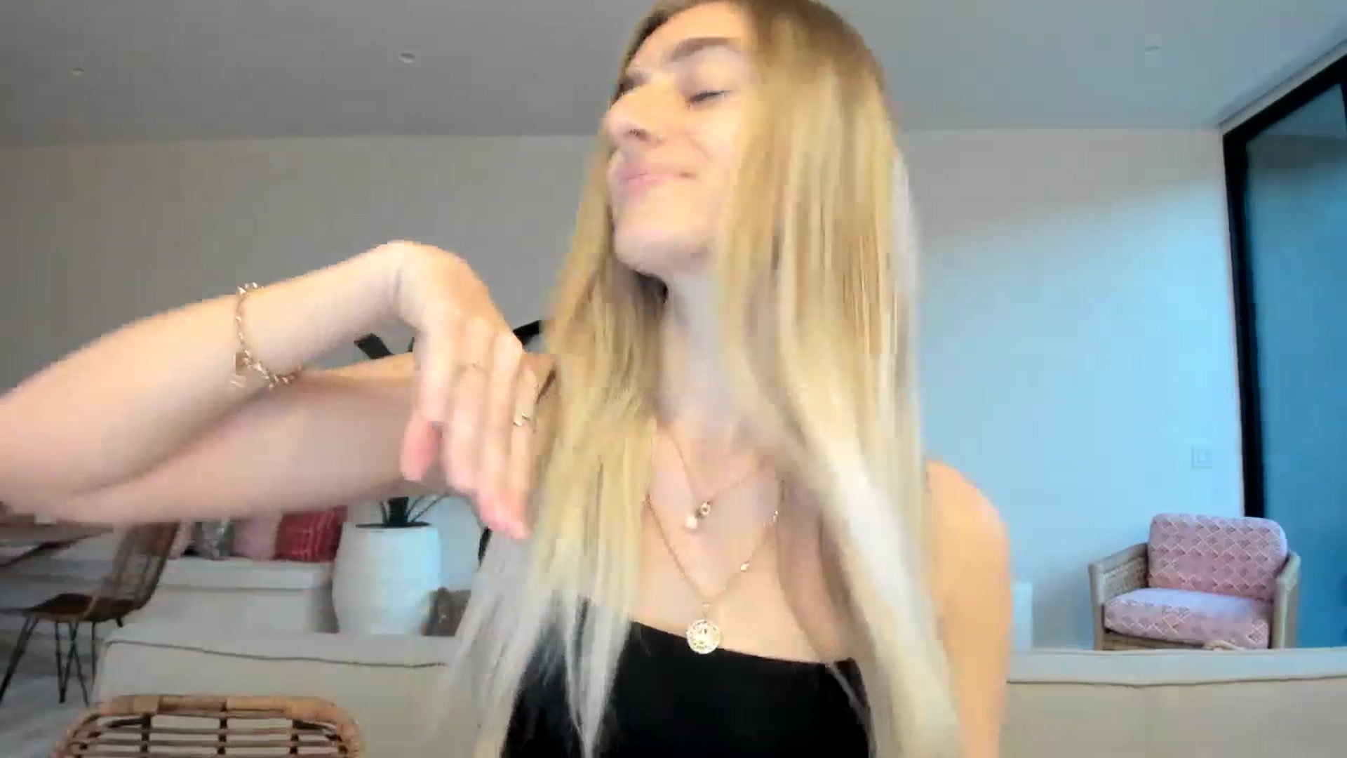 Gallery image thumbnail from Vodka_Queen's myfreecams stream on, 02/11/2025, 01:32 image 9 of 20