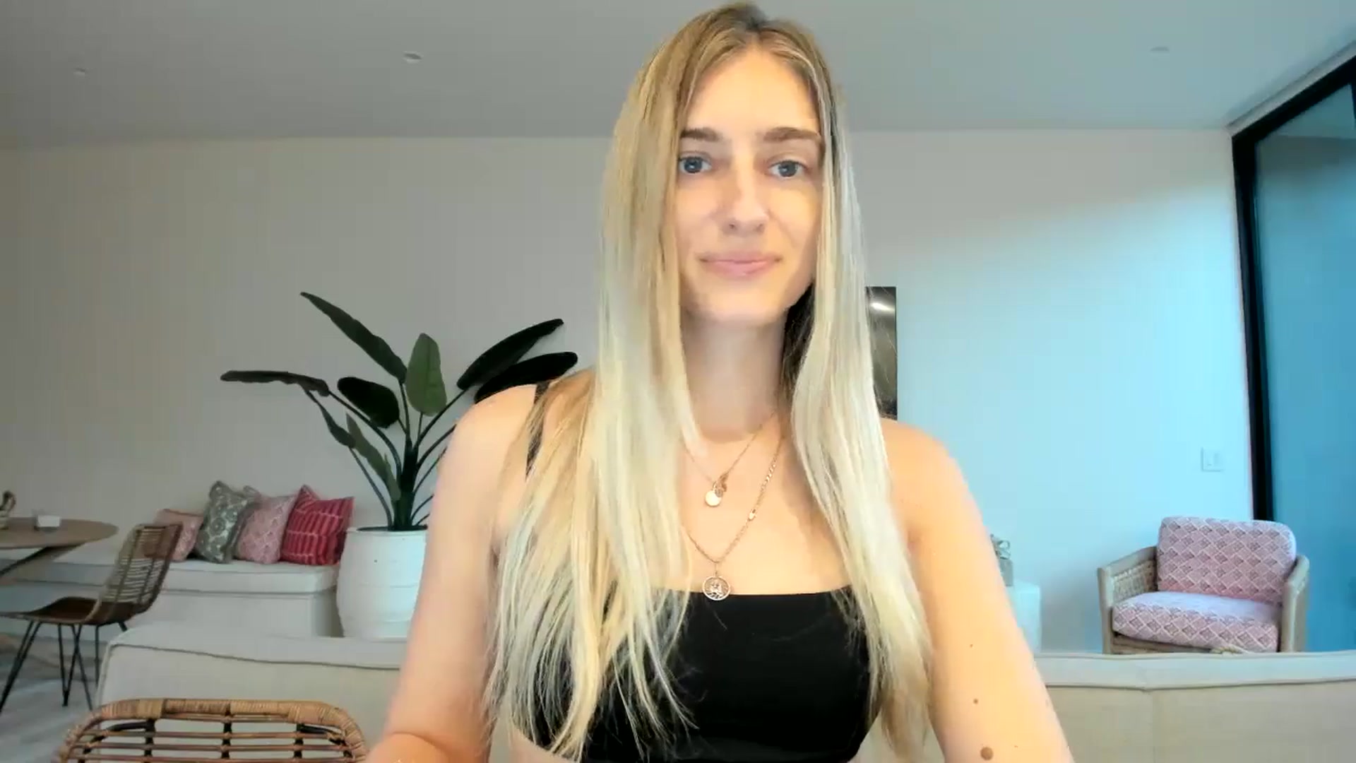 Gallery image thumbnail from Vodka_Queen's myfreecams stream on, 02/11/2025, 01:32 image 5 of 20