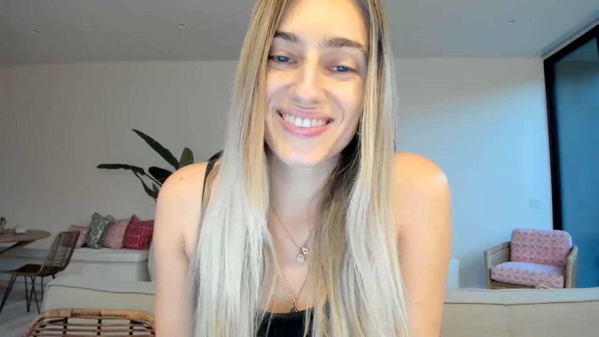 Gallery image thumbnail from Vodka_Queen's myfreecams stream on, 02/11/2025, 01:32 image 12 of 20
