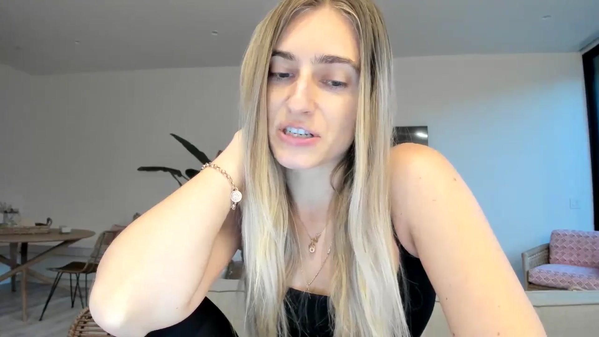 Gallery image thumbnail from Vodka_Queen's myfreecams stream on, 02/11/2025, 01:32 image 14 of 20