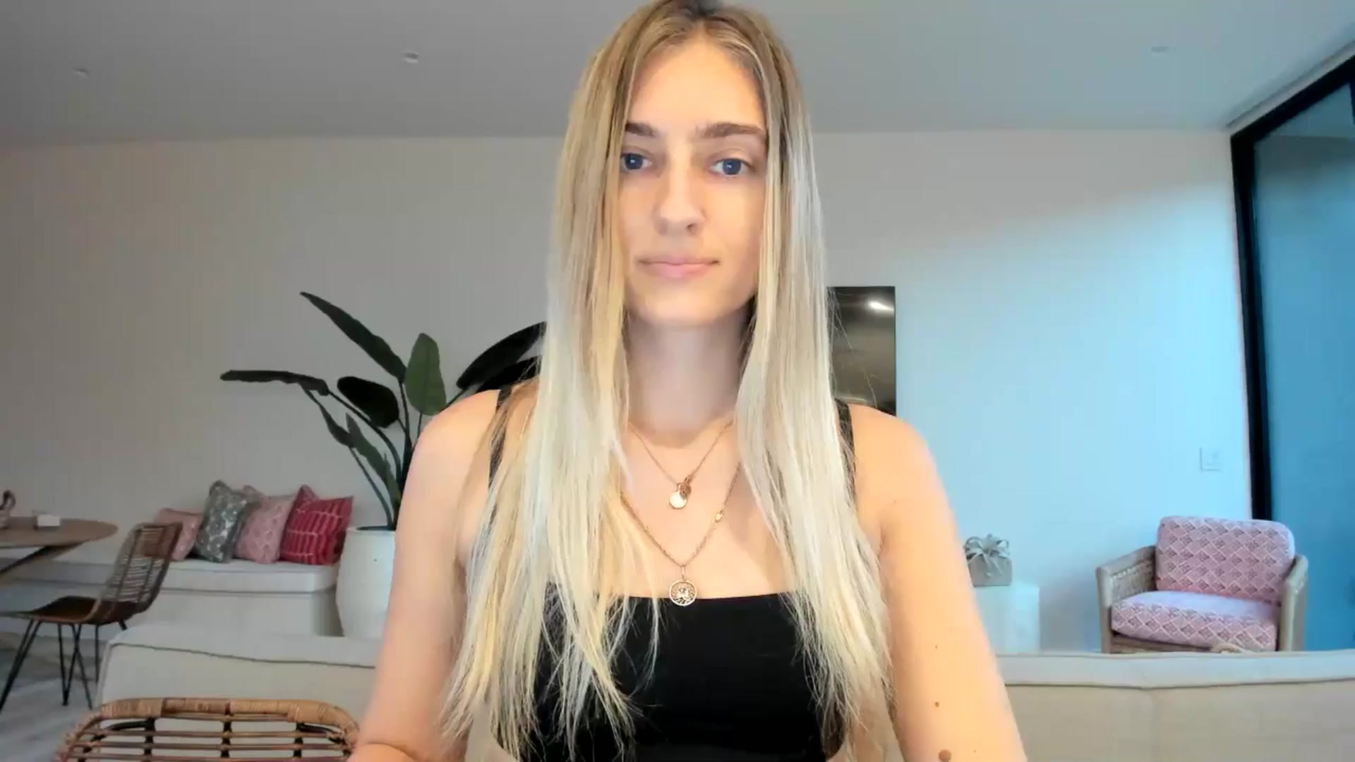 Gallery image thumbnail from Vodka_Queen's myfreecams stream on, 02/11/2025, 01:32 image 6 of 20