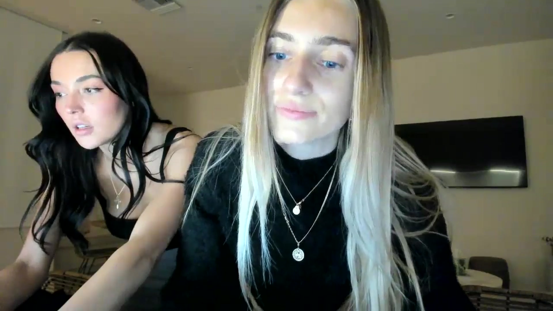 Gallery image thumbnail from Vodka_Queen's myfreecams stream on, 02/11/2025, 09:30 image 6 of 20