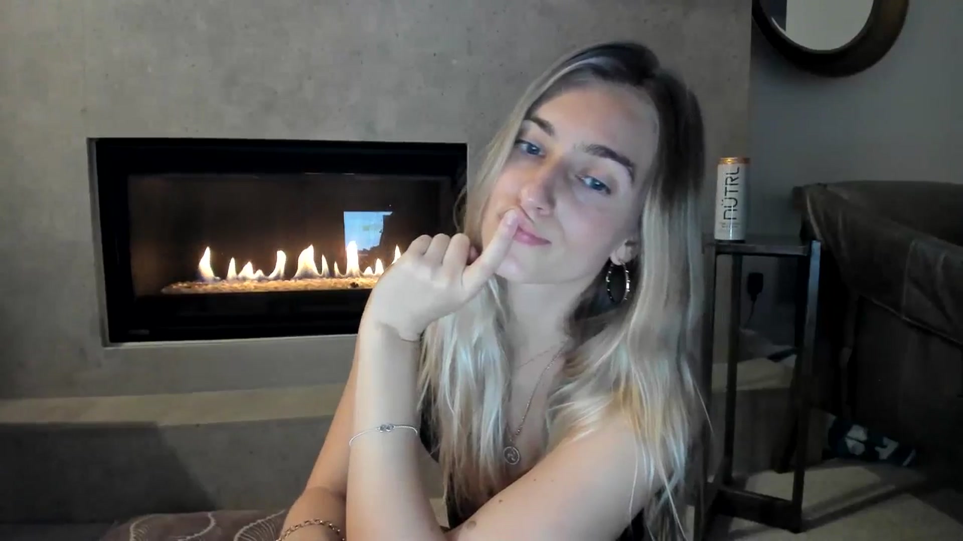 Gallery image thumbnail from Vodka_Queen's myfreecams stream on, 02/14/2025, 08:12 image 19 of 20