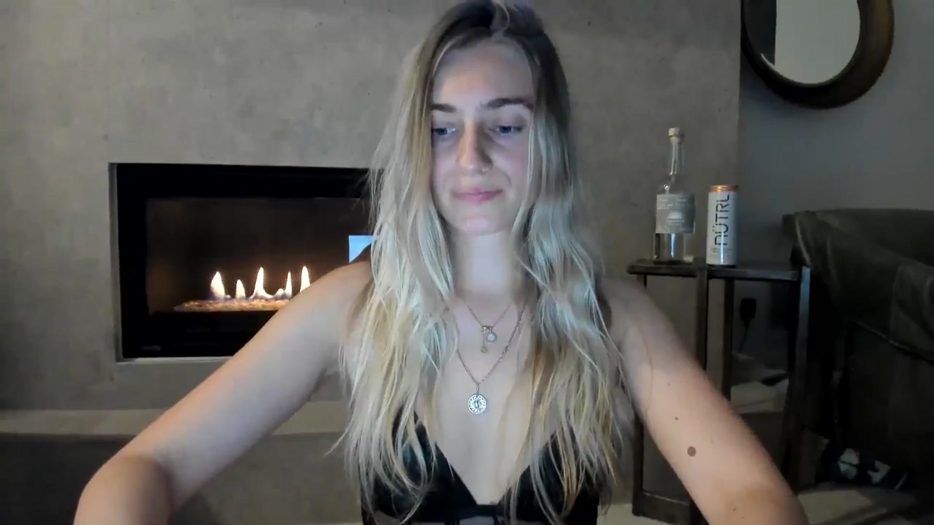 Gallery image thumbnail from Vodka_Queen's myfreecams stream on, 02/14/2025, 08:12 image 17 of 20