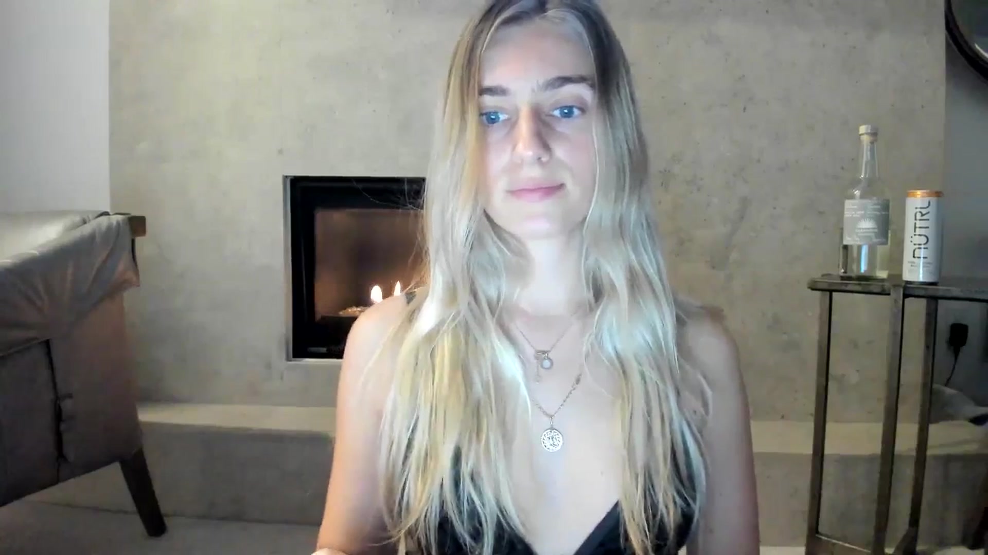 Gallery image thumbnail from Vodka_Queen's myfreecams stream on, 02/14/2025, 08:12 image 15 of 20