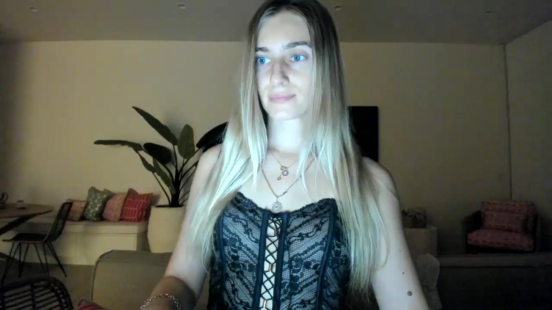 Gallery image thumbnail from Vodka_Queen's myfreecams stream on, 02/16/2025, 10:57 image 16 of 20