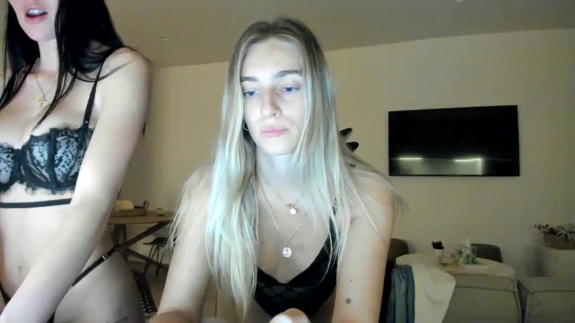 Gallery image thumbnail from Vodka_Queen's myfreecams stream on, 02/17/2025, 10:50 image 12 of 20