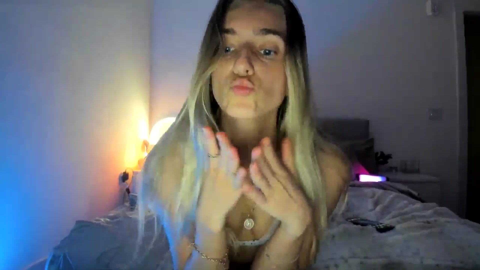 Gallery image thumbnail from Vodka_Queen's myfreecams stream on, 02/19/2025, 10:08 image 13 of 20