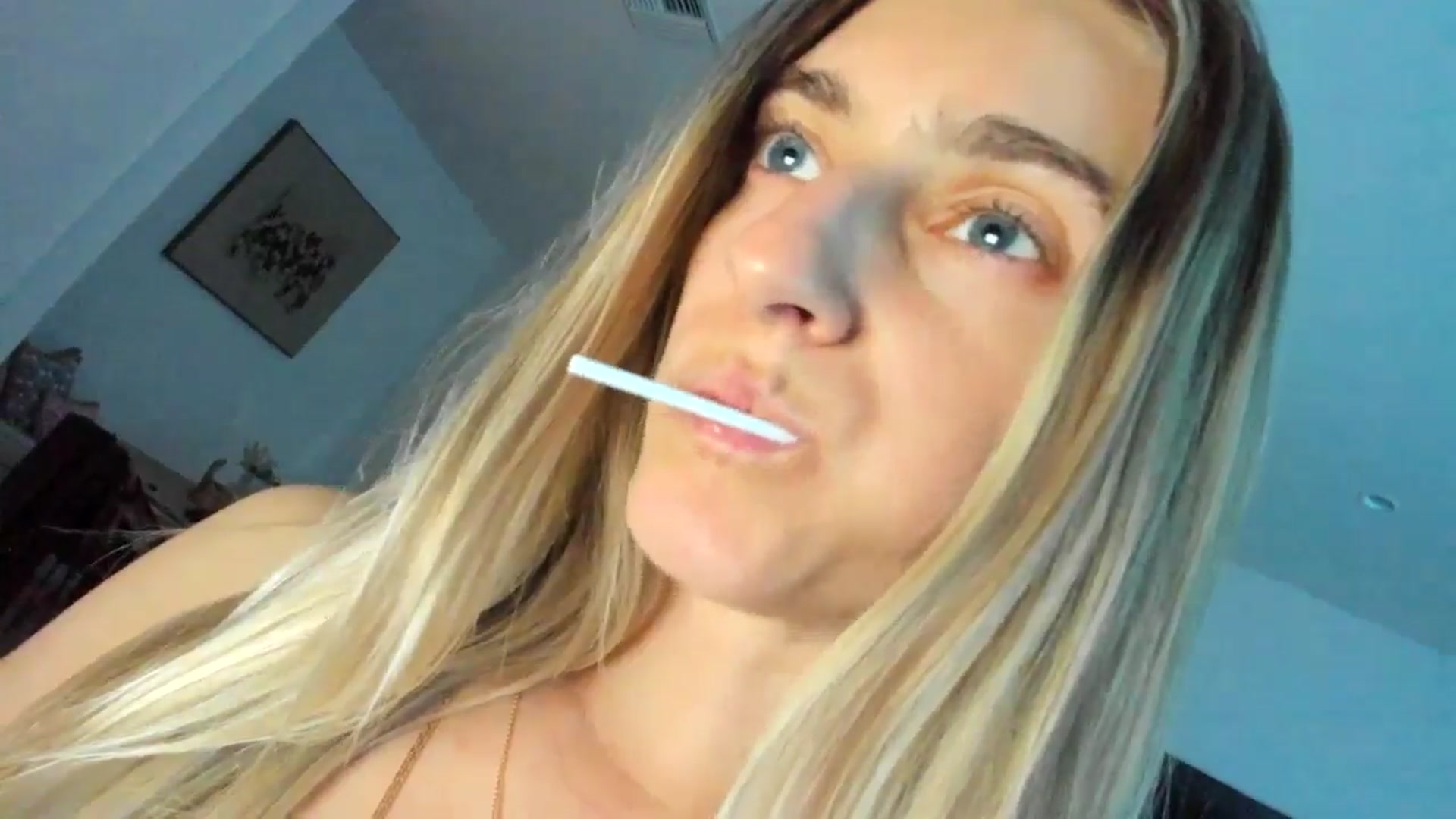 Gallery image thumbnail from Vodka_Queen's myfreecams stream on, 02/25/2025, 12:32 image 20 of 20