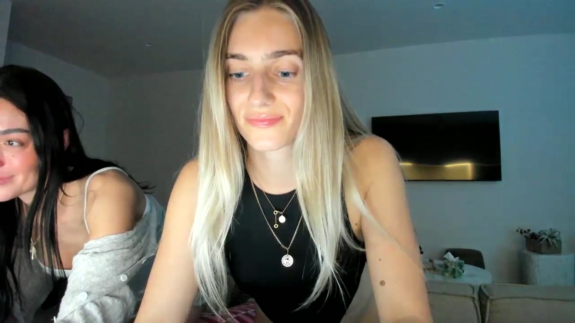Gallery image thumbnail from Vodka_Queen's myfreecams stream on, 02/25/2025, 12:32 image 2 of 20