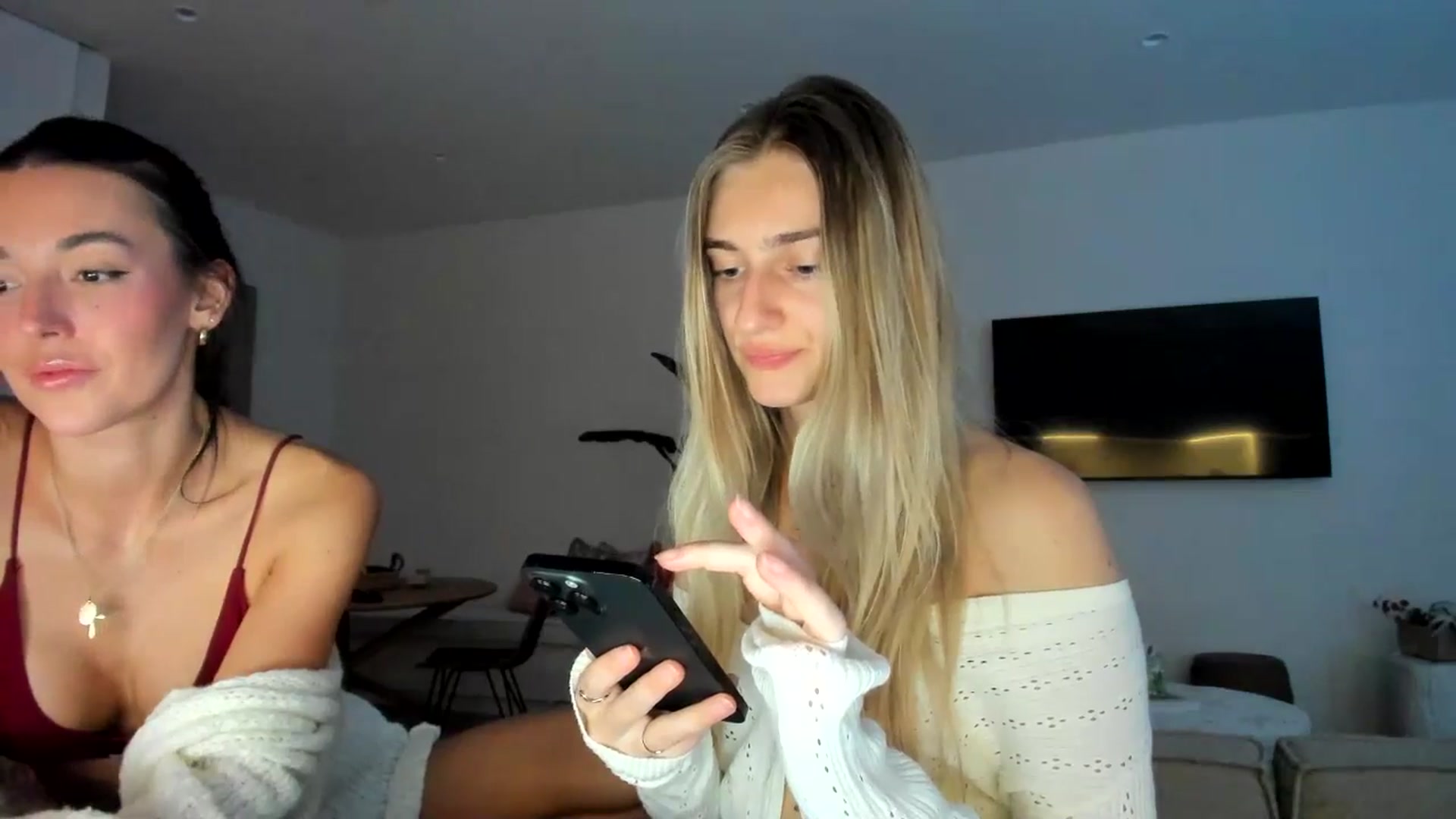 Gallery image thumbnail from Vodka_Queen's myfreecams stream on, 02/27/2025, 08:06 image 15 of 20