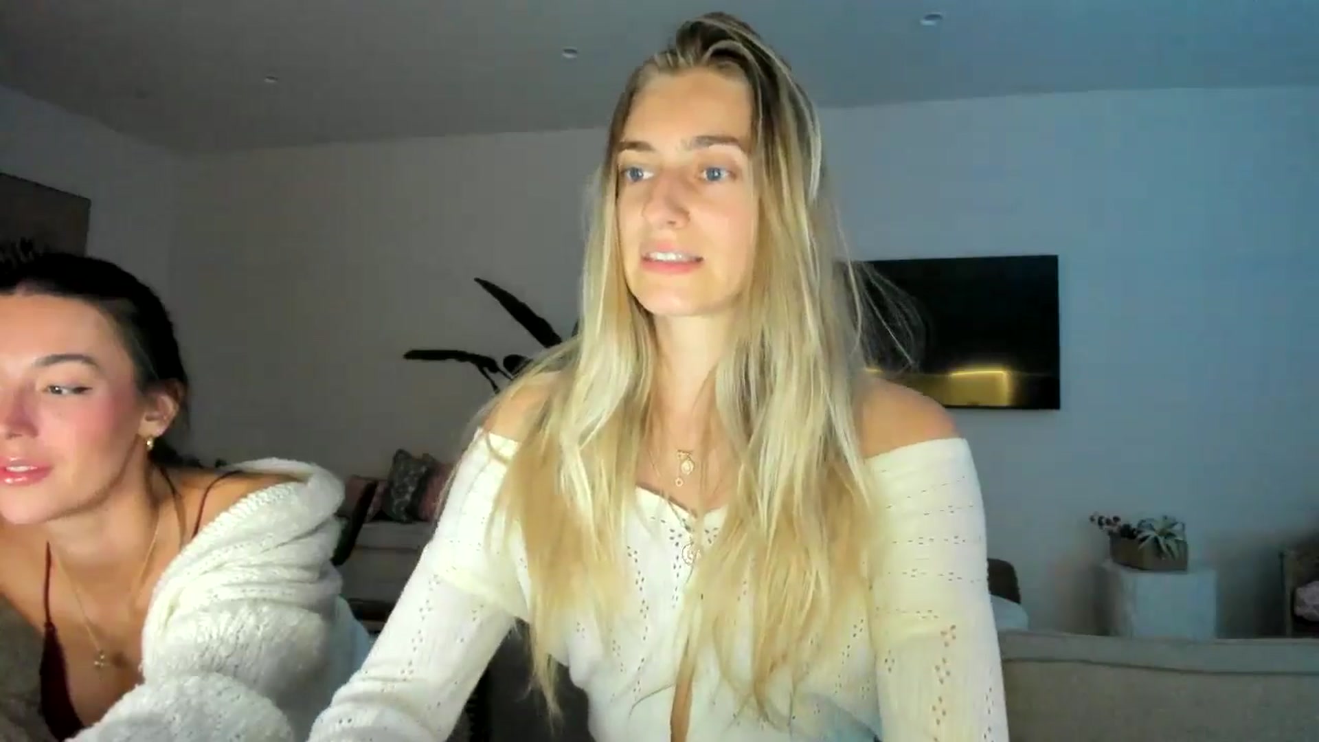 Gallery image thumbnail from Vodka_Queen's myfreecams stream on, 02/27/2025, 08:06 image 9 of 20