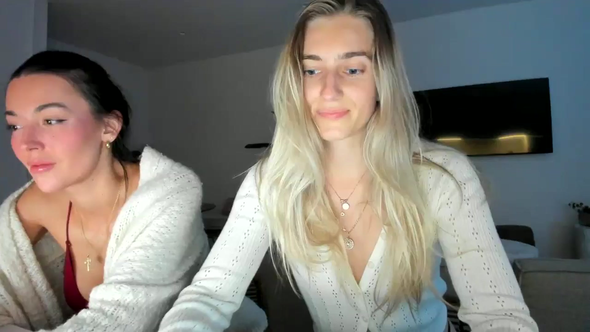 Gallery image thumbnail from Vodka_Queen's myfreecams stream on, 02/27/2025, 08:06 image 1 of 20