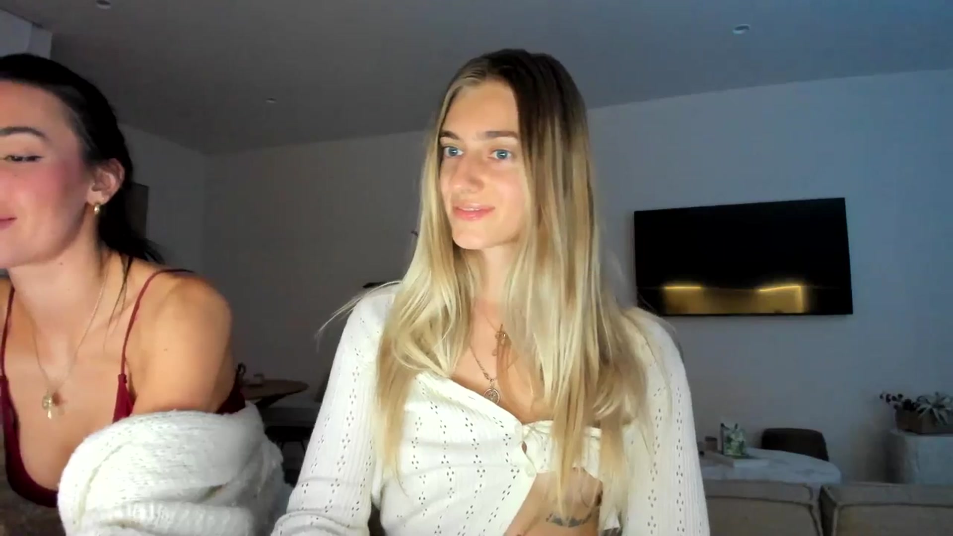 Gallery image thumbnail from Vodka_Queen's myfreecams stream on, 02/27/2025, 08:06 image 19 of 20
