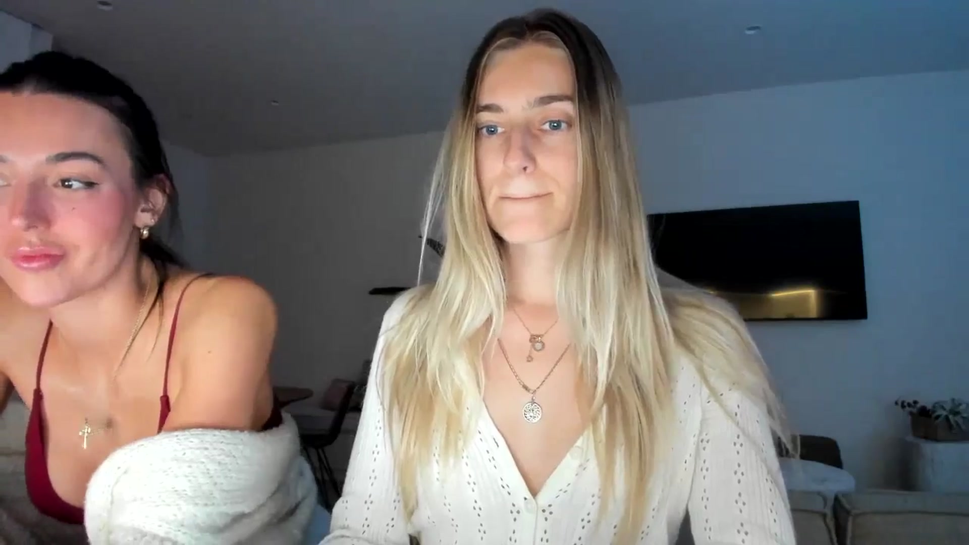 Gallery image thumbnail from Vodka_Queen's myfreecams stream on, 02/27/2025, 08:06 image 18 of 20