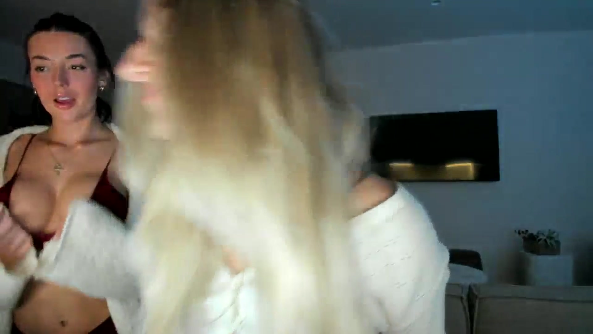 Gallery image thumbnail from Vodka_Queen's myfreecams stream on, 02/27/2025, 08:06 image 10 of 20