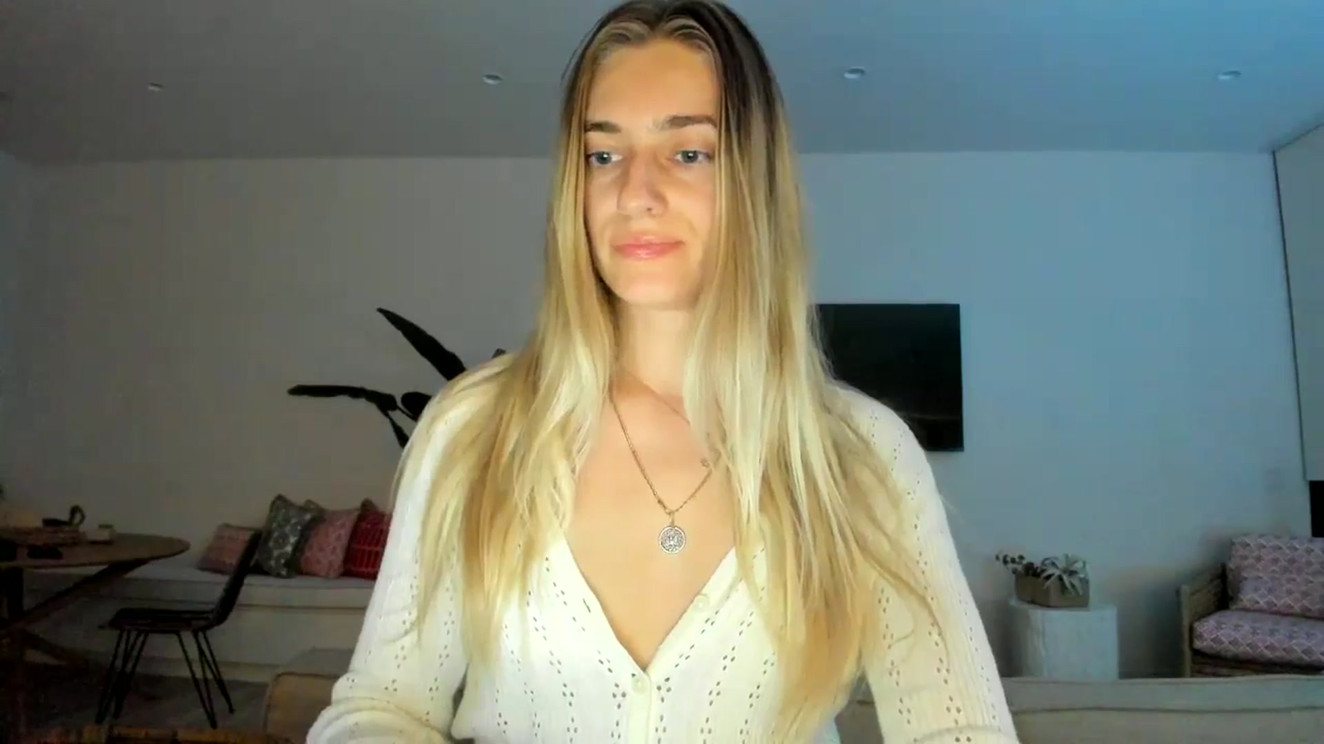 Gallery image thumbnail from Vodka_Queen's myfreecams stream on, 02/27/2025, 10:16 image 13 of 20