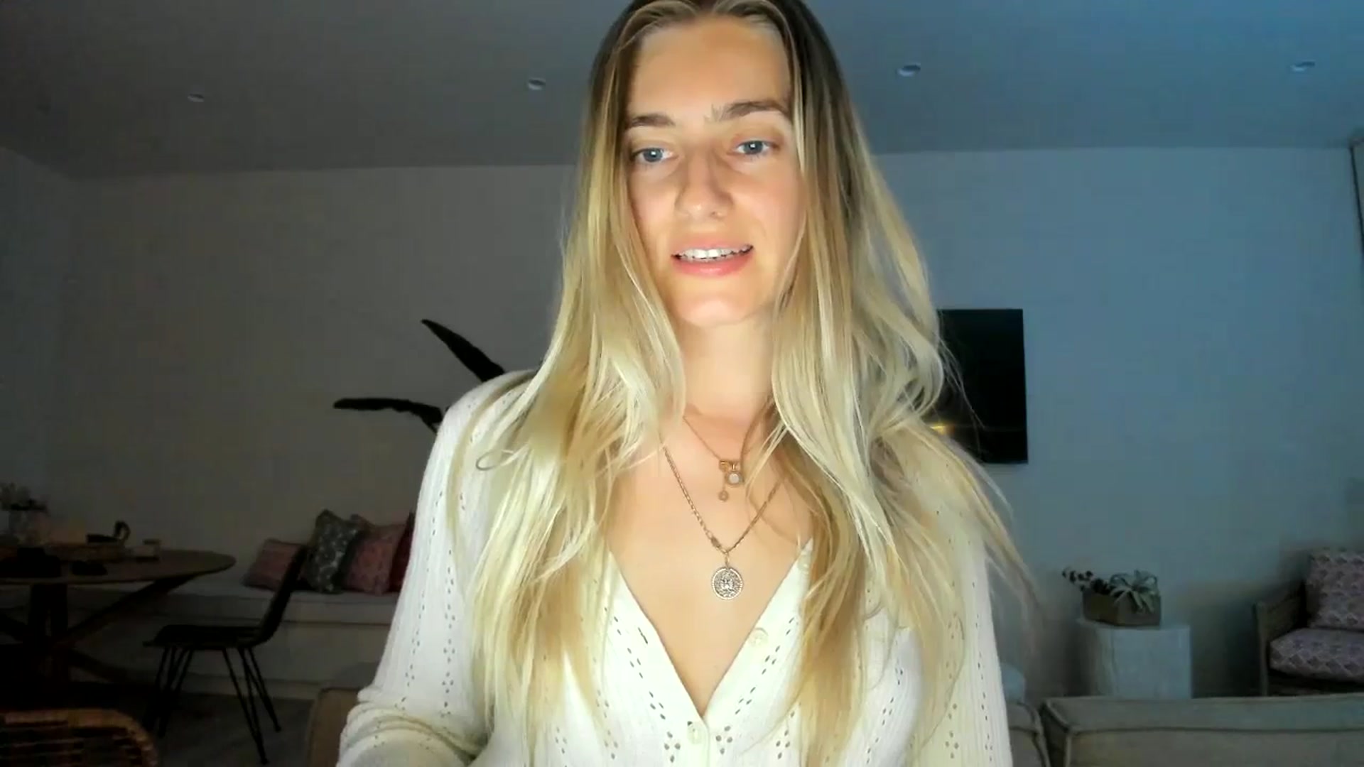 Gallery image thumbnail from Vodka_Queen's myfreecams stream on, 02/27/2025, 10:16 image 18 of 20