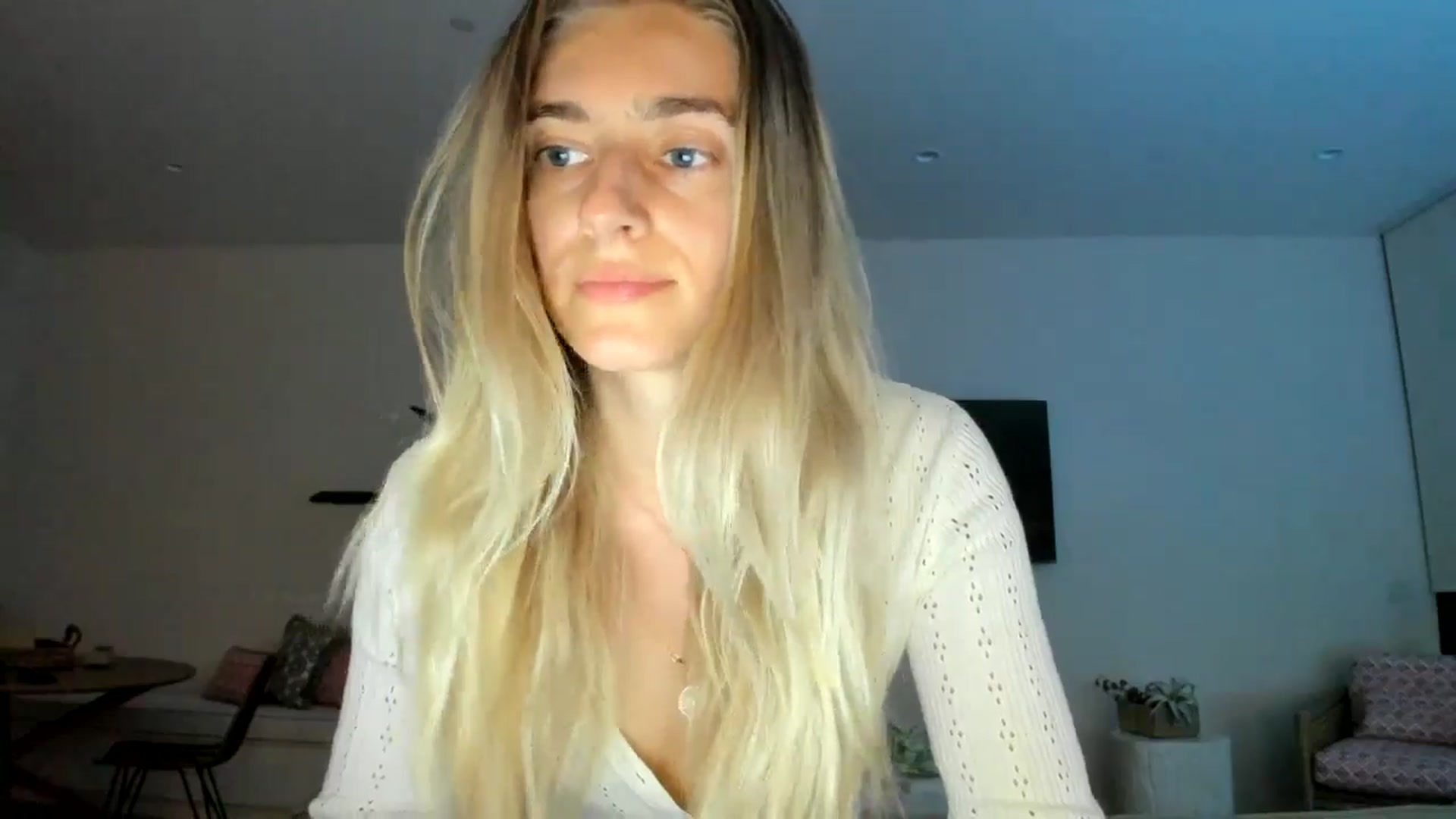 Gallery image thumbnail from Vodka_Queen's myfreecams stream on, 02/27/2025, 10:16 image 15 of 20
