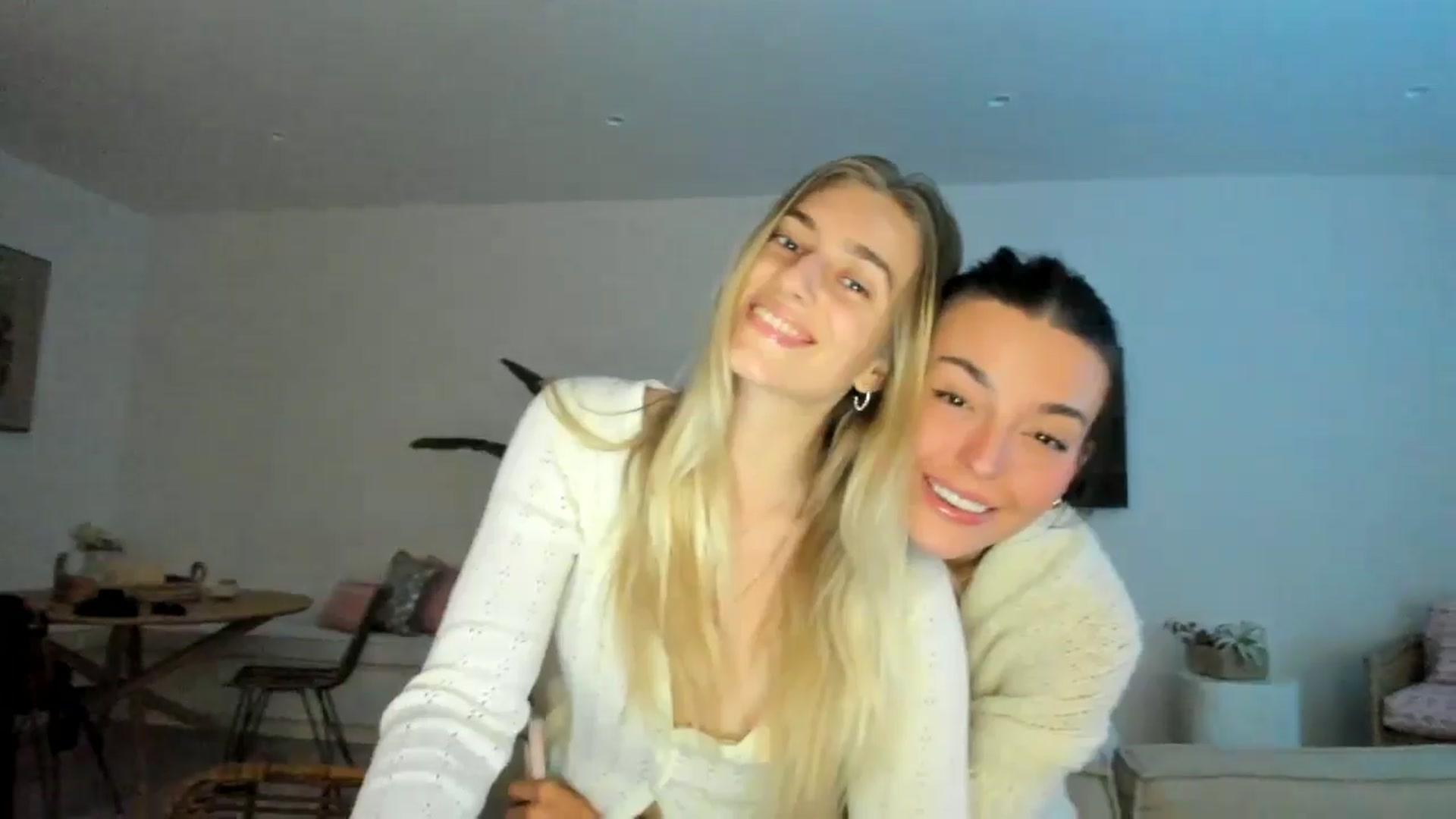 Gallery image thumbnail from Vodka_Queen's myfreecams stream on, 02/27/2025, 10:16 image 11 of 20